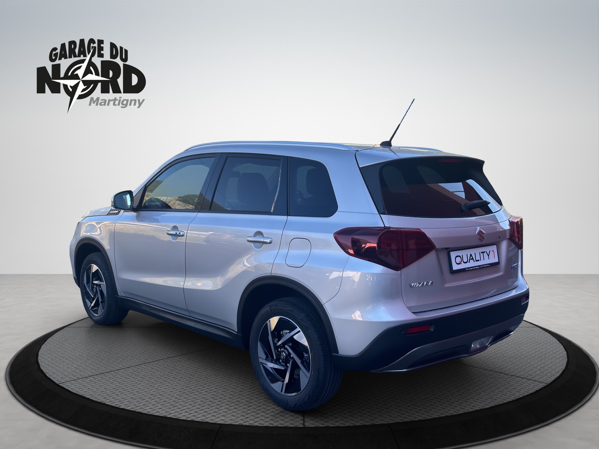 SUZUKI Vitara 1.5 Hybrid Compact Top 4x4 AGS-image-3