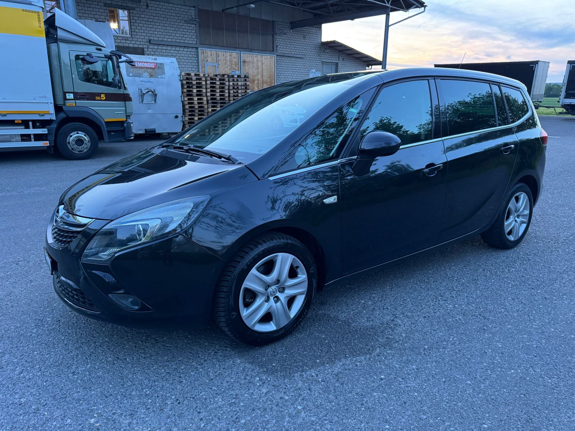 OPEL Zafira Tourer 1.4i 16V Turbo Drive Automatic-image-2