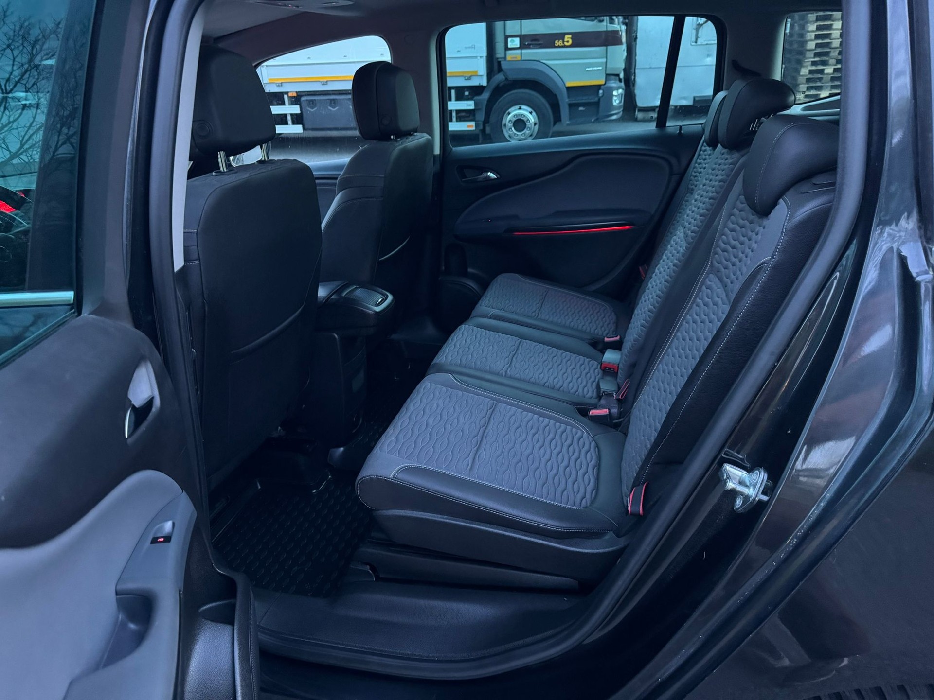 OPEL Zafira Tourer 1.4i 16V Turbo Drive Automatic-image-15