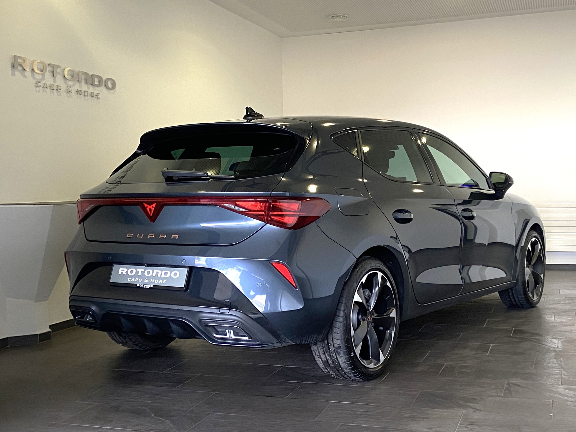 CUPRA LEON 1.5 TSI DSG-image-1