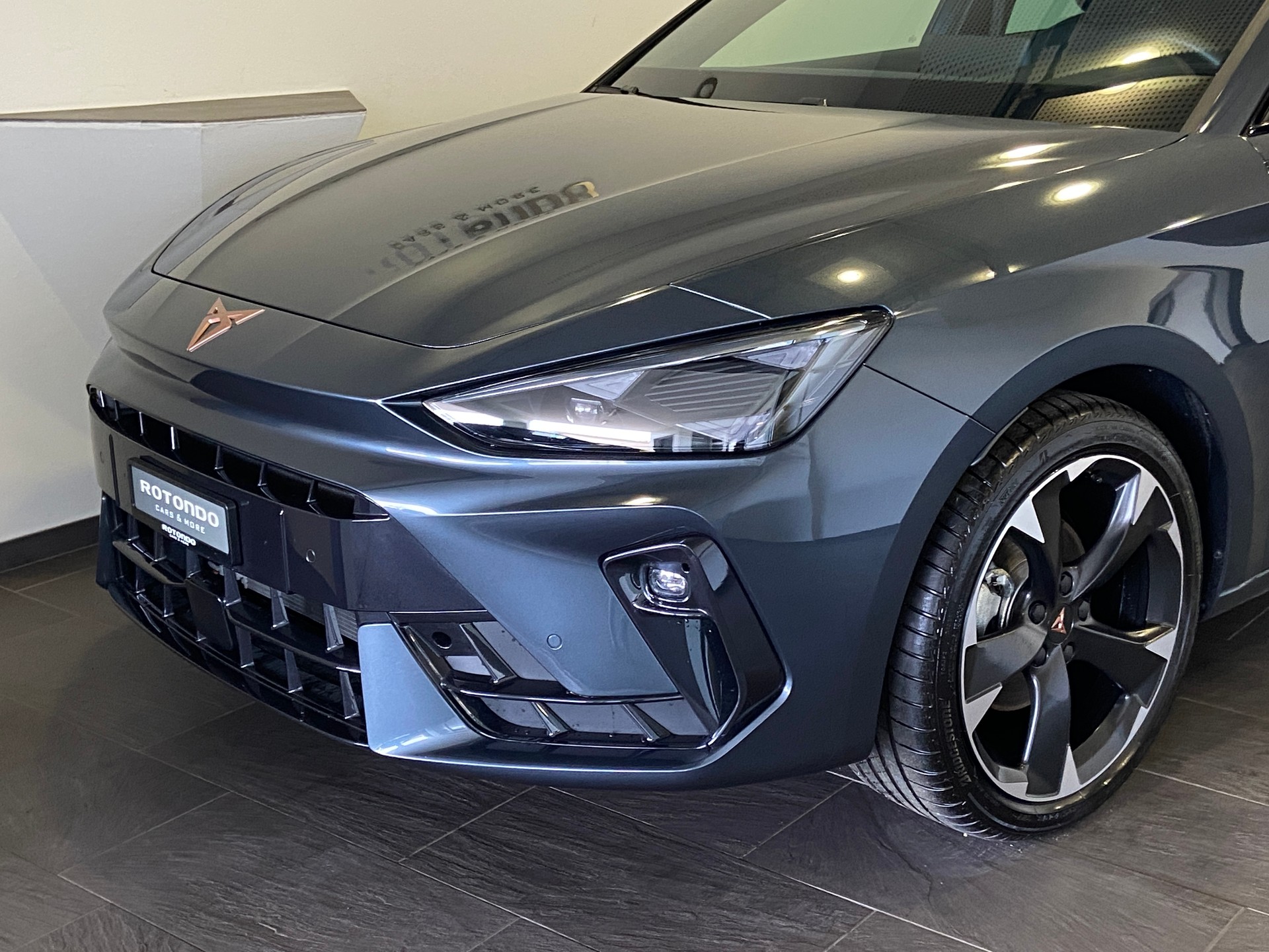 CUPRA LEON 1.5 TSI DSG-image-2