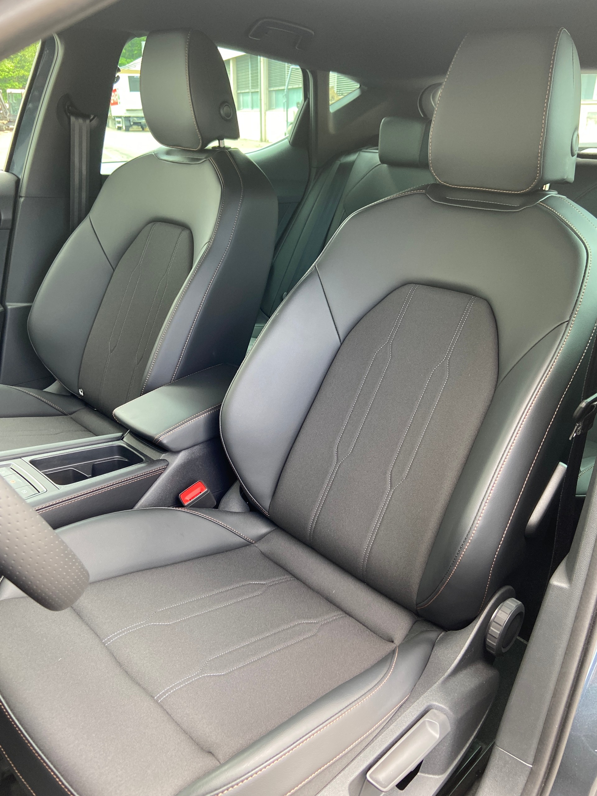 CUPRA LEON 1.5 TSI DSG-image-5