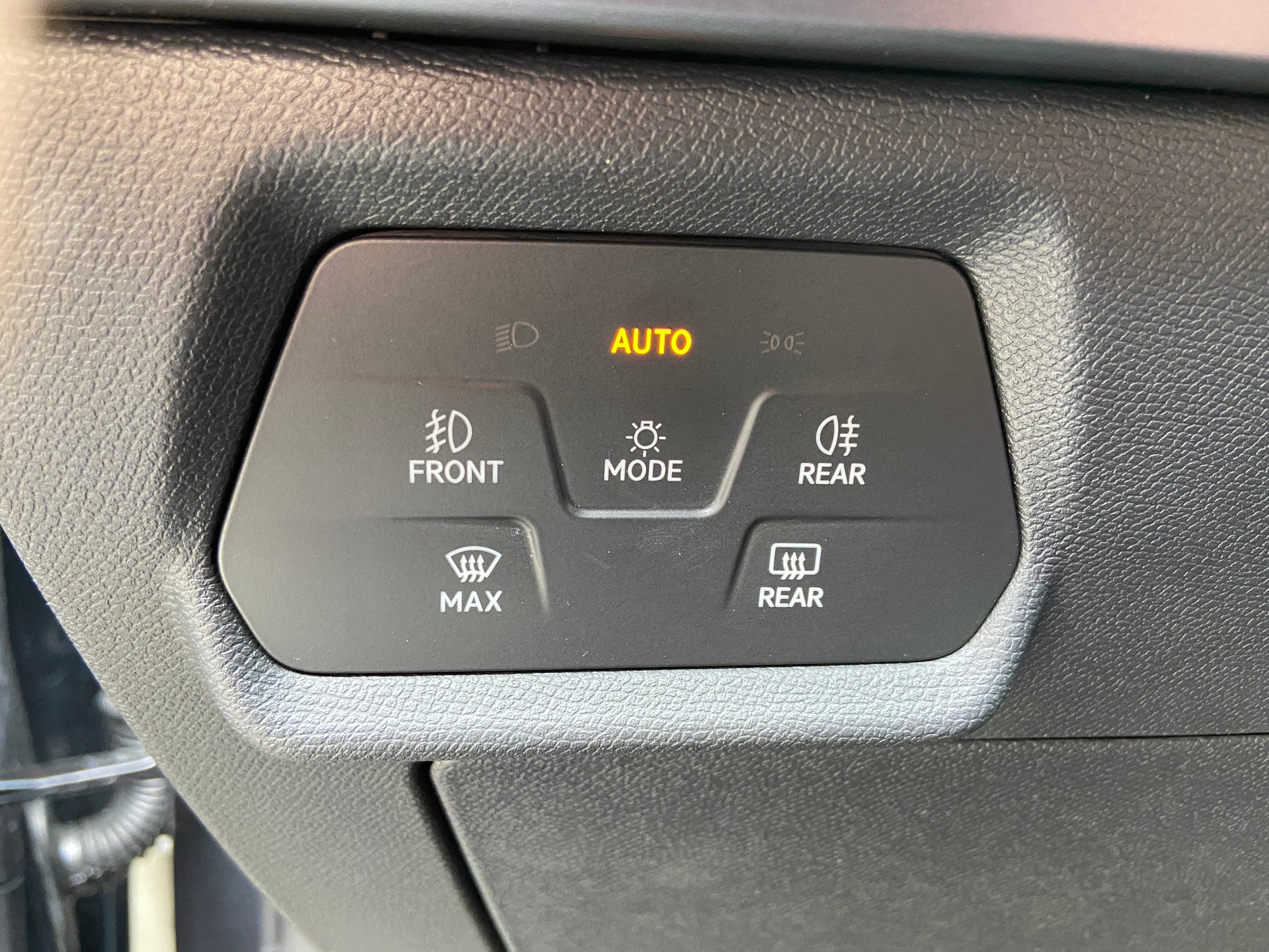 CUPRA LEON 1.5 TSI DSG-image-7