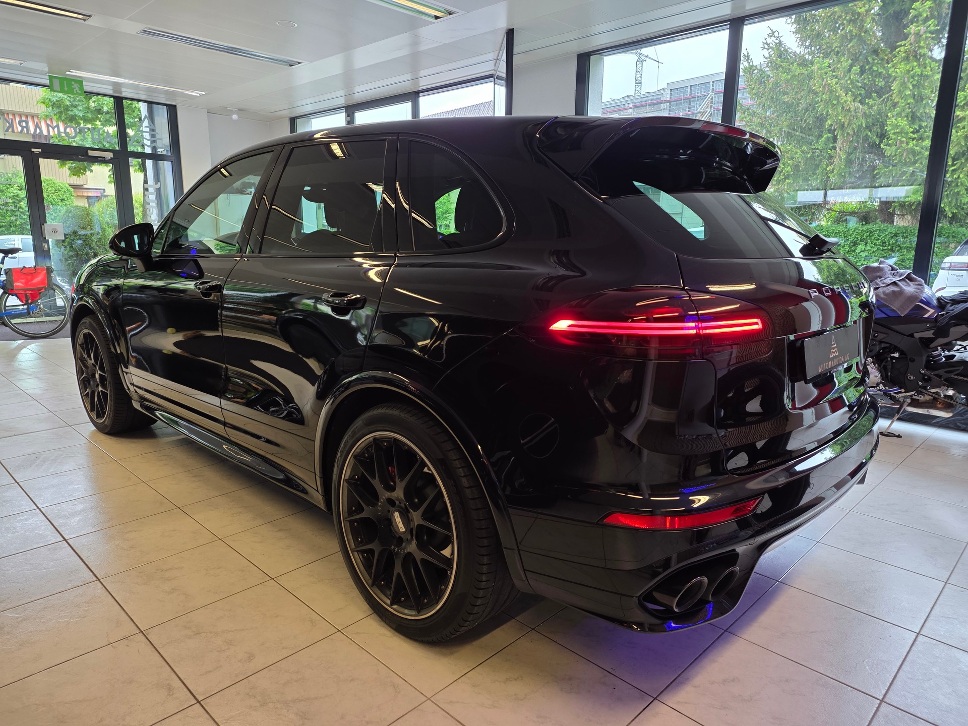 PORSCHE Cayenne 4.8 V8 Turbo (Facelift PCM II)-image-11