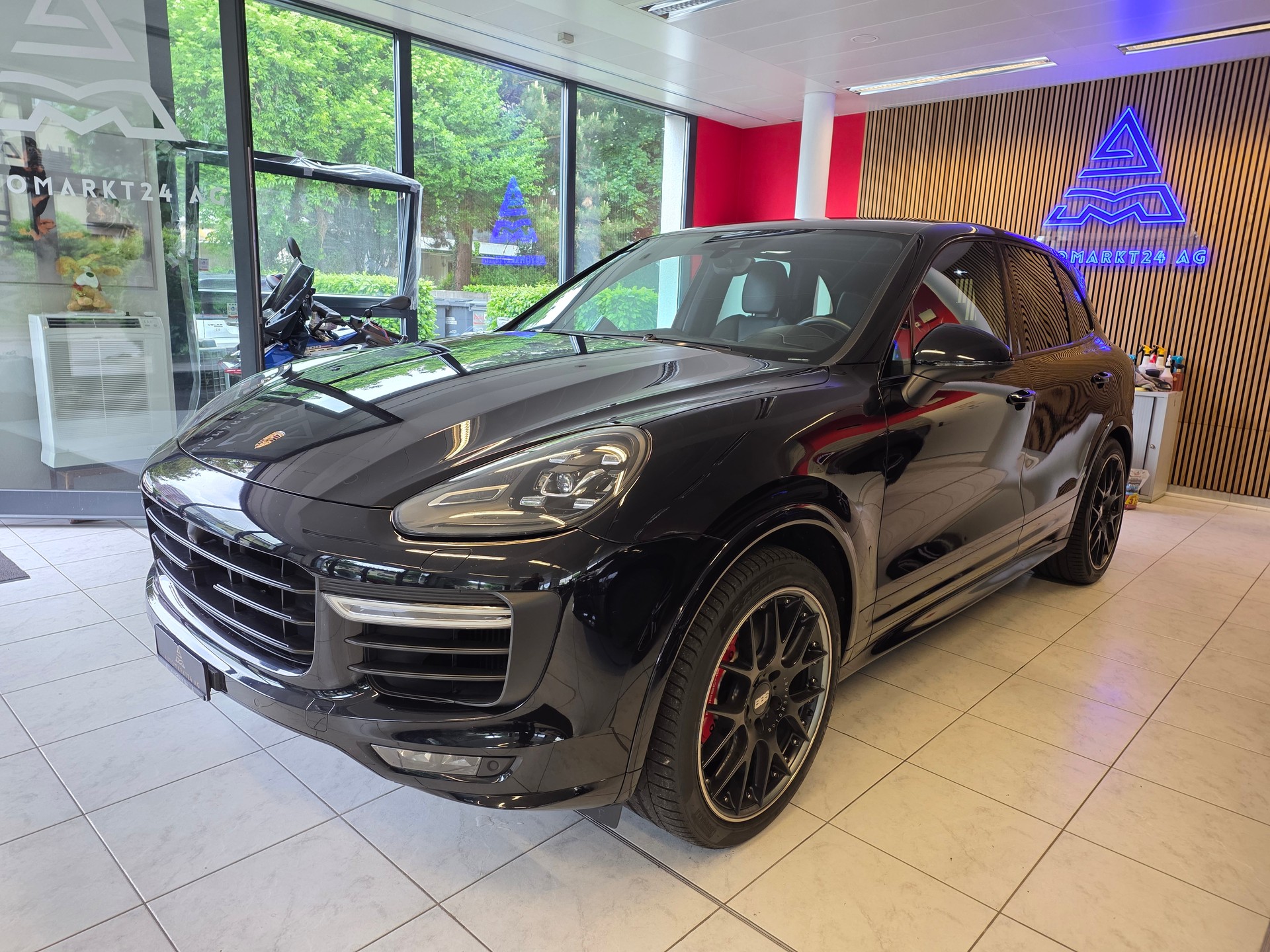 PORSCHE Cayenne 4.8 V8 Turbo (Facelift PCM II)-image-2