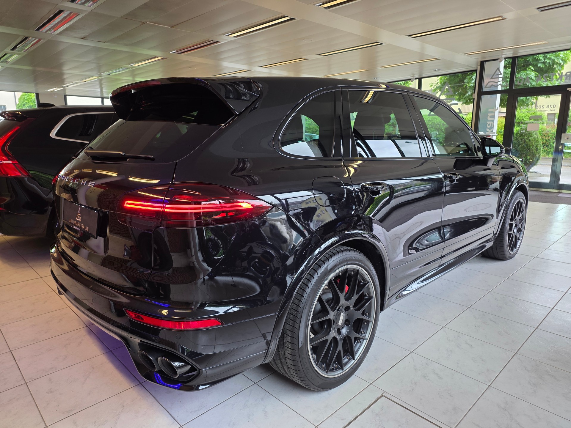 PORSCHE Cayenne 4.8 V8 Turbo (Facelift PCM II)-image-13