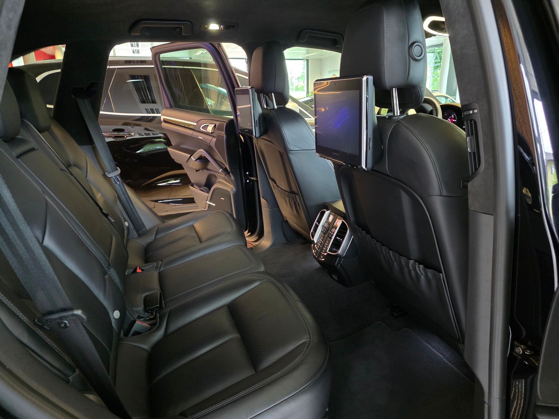 PORSCHE Cayenne 4.8 V8 Turbo (Facelift PCM II)-image-10
