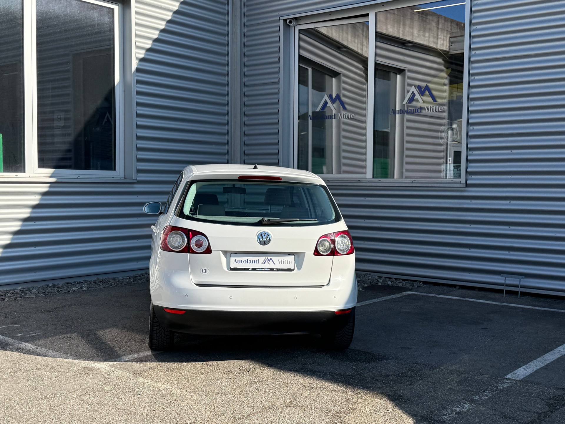 VW Golf Plus-showroom-element-3