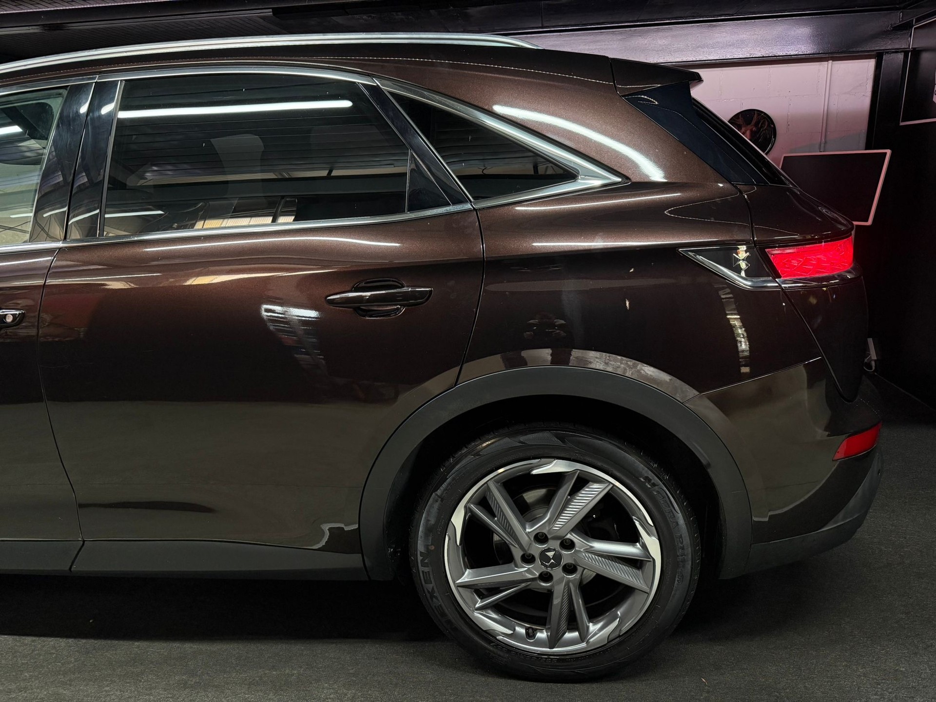 DS AUTOMOBILES DS 7 Crossback 1.5 BlueHDi SO Chic ***RIVOLI*** / Top Austattung / Panoramadach / Anhängerkupplung /-image-7