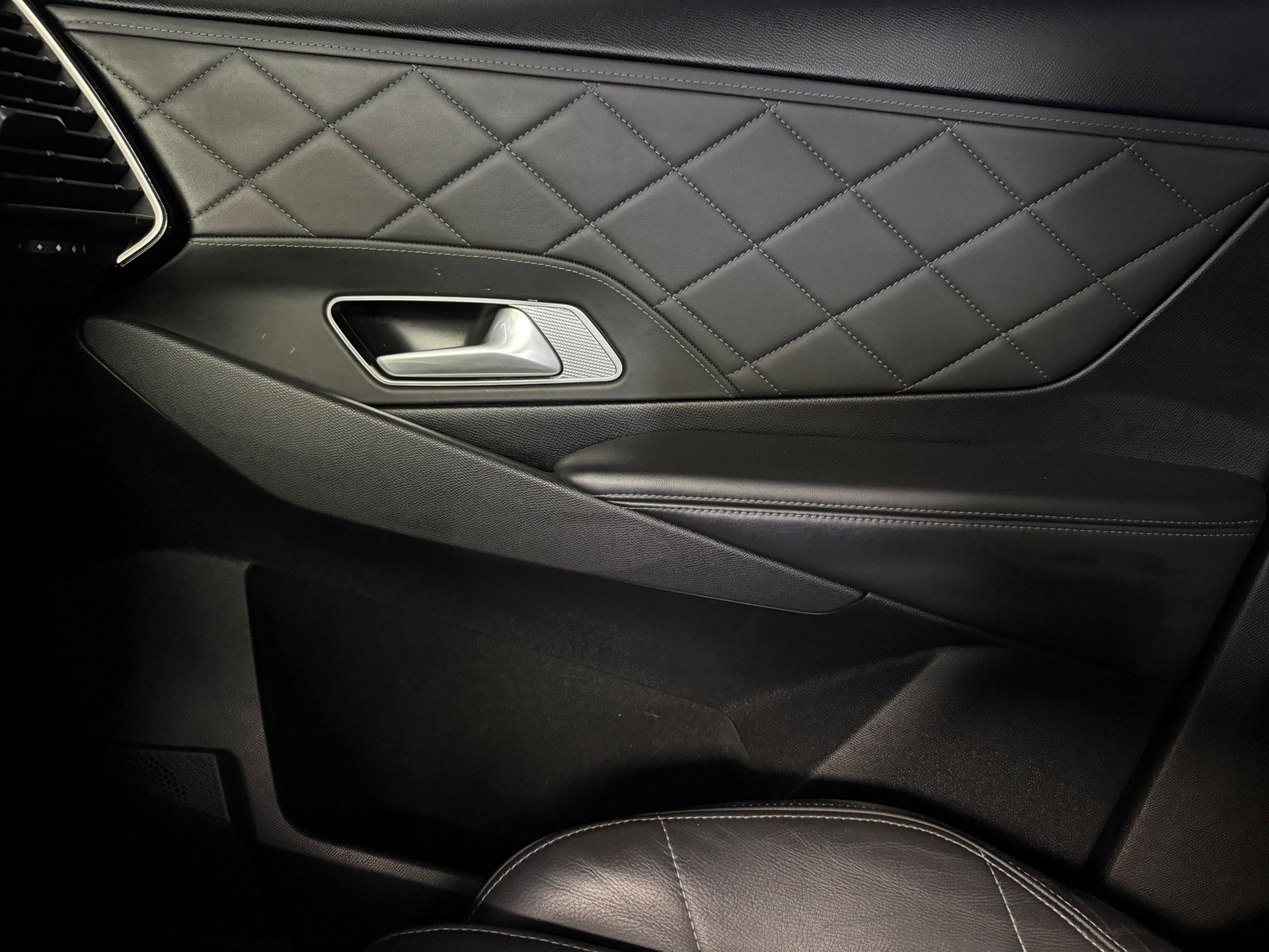 DS AUTOMOBILES DS 7 Crossback 1.5 BlueHDi SO Chic ***RIVOLI*** / Top Austattung / Panoramadach / Anhängerkupplung /-image-19