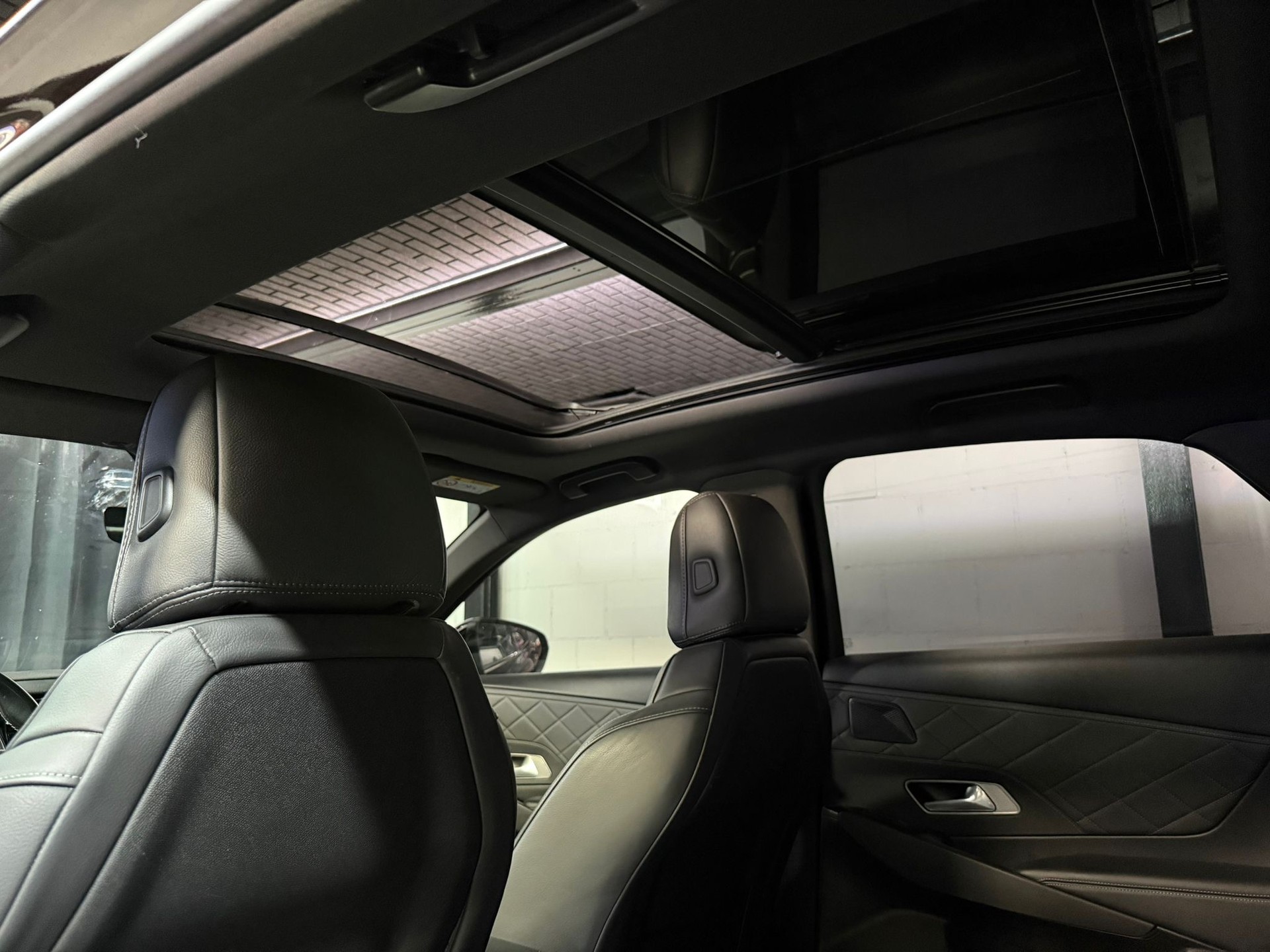 DS AUTOMOBILES DS 7 Crossback 1.5 BlueHDi SO Chic ***RIVOLI*** / Top Austattung / Panoramadach / Anhängerkupplung /-image-11