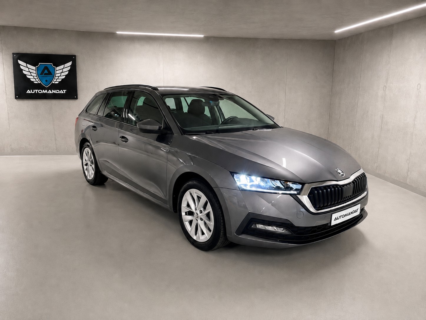 SKODA Octavia Combi 2.0 TSI Ambition DSG 4x4-image-6