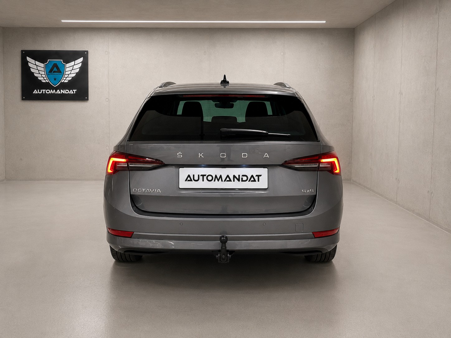 SKODA Octavia Combi 2.0 TSI Ambition DSG 4x4-showroom-element-3