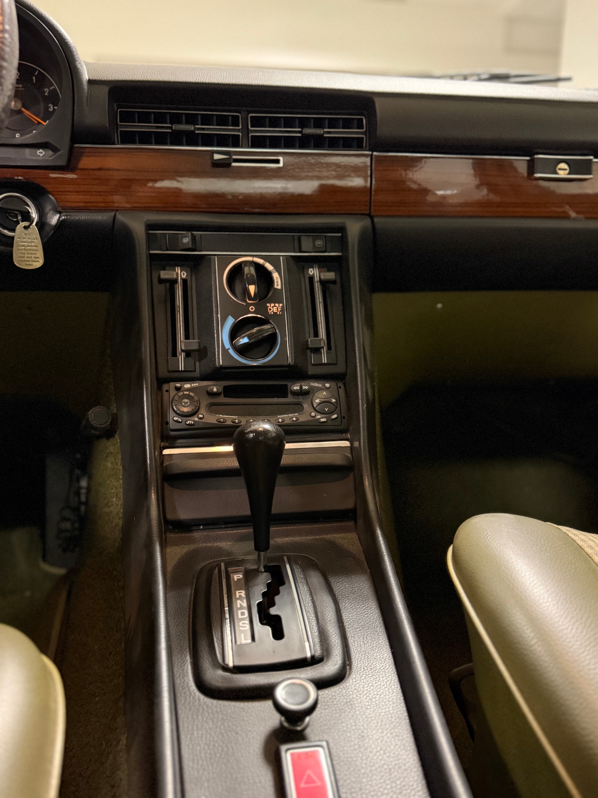 MERCEDES-BENZ 350 SE-image-13