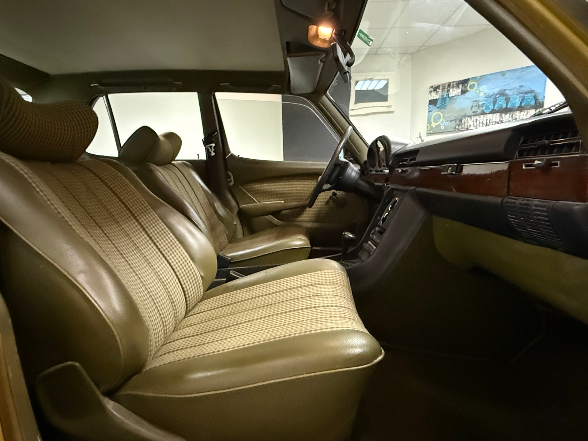 MERCEDES-BENZ 350 SE-image-16