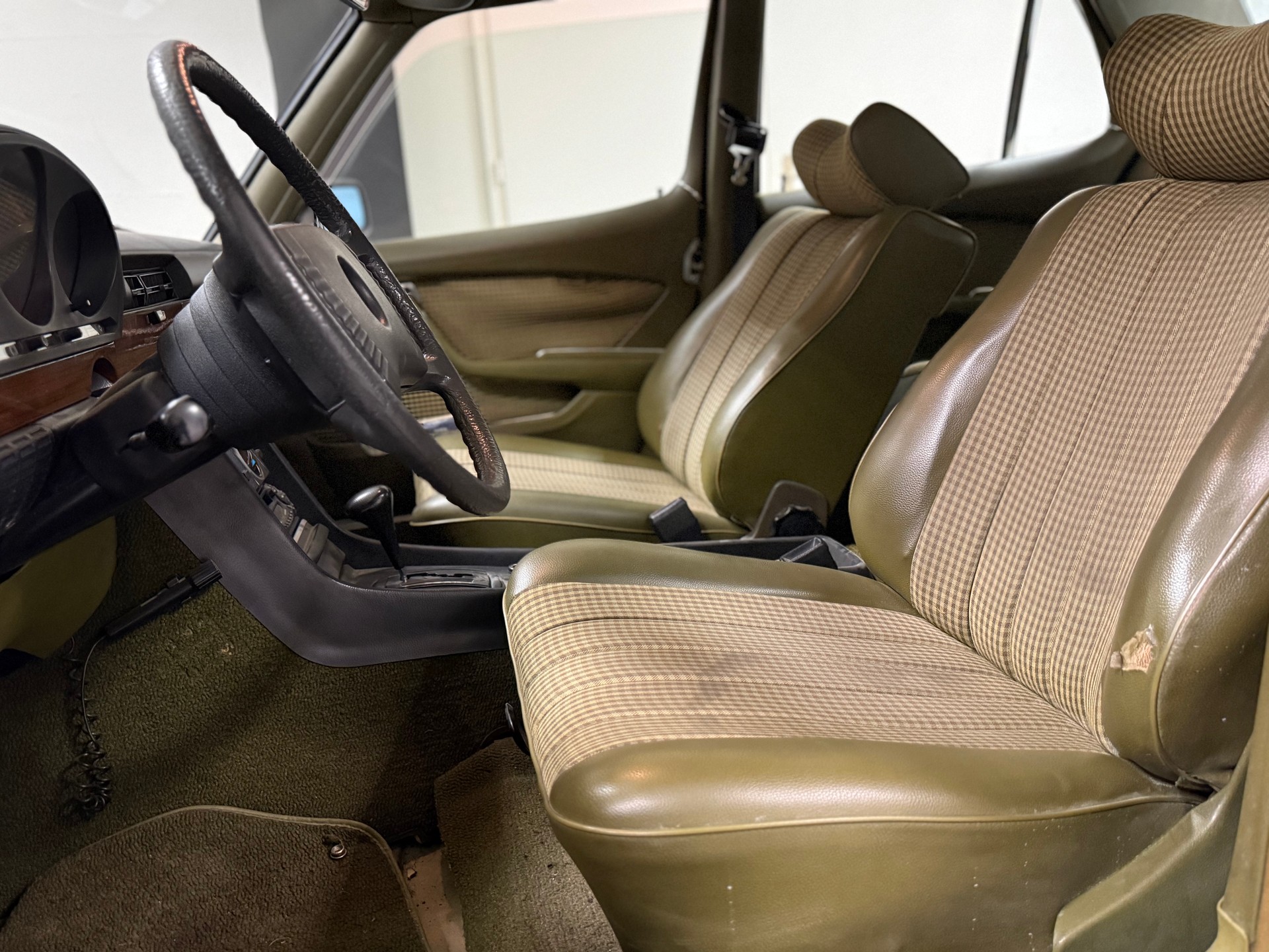 MERCEDES-BENZ 350 SE-image-15