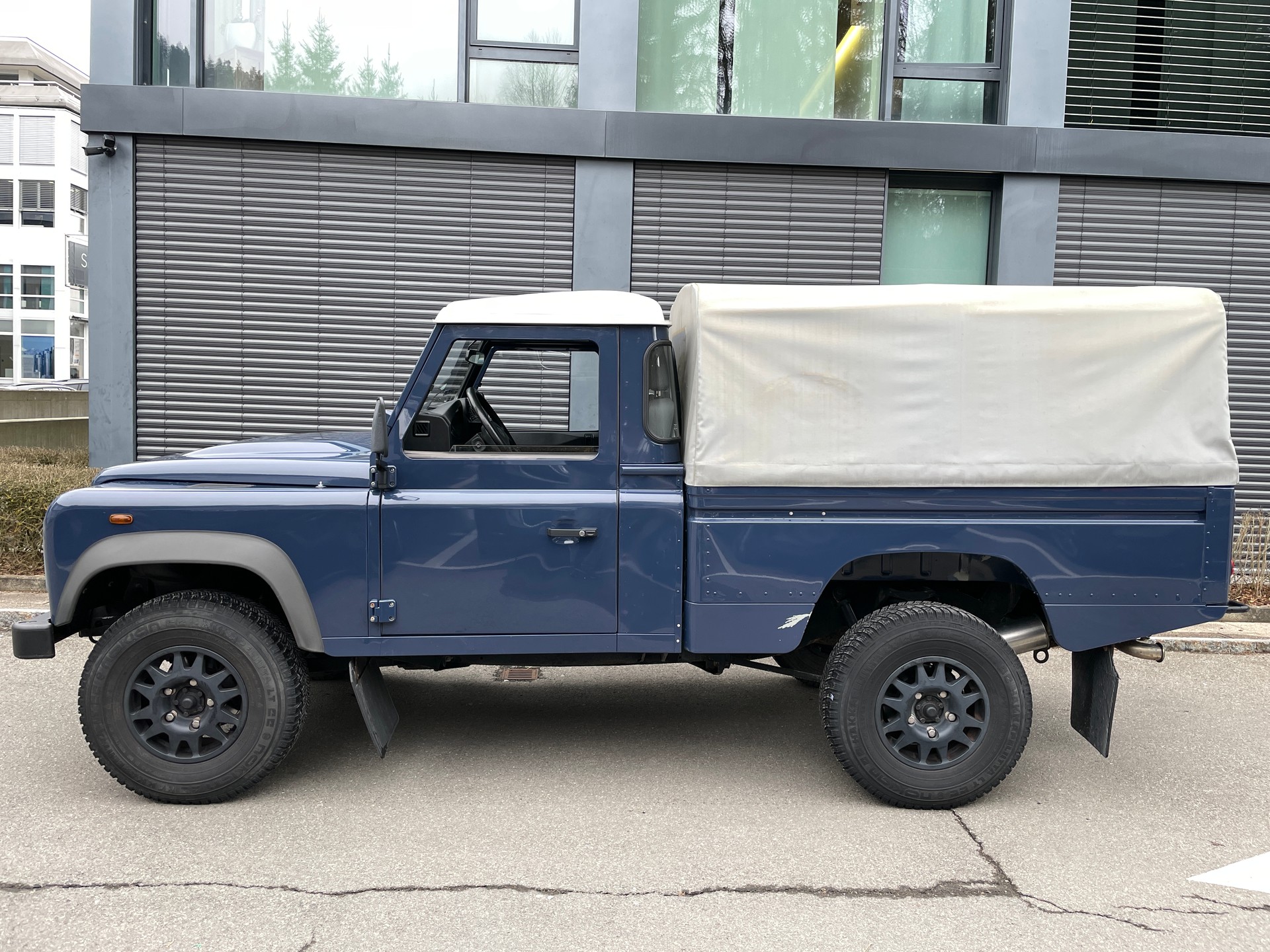 LAND ROVER Defender 110 2.4 Td4 High Capacity Pick Up-image-8