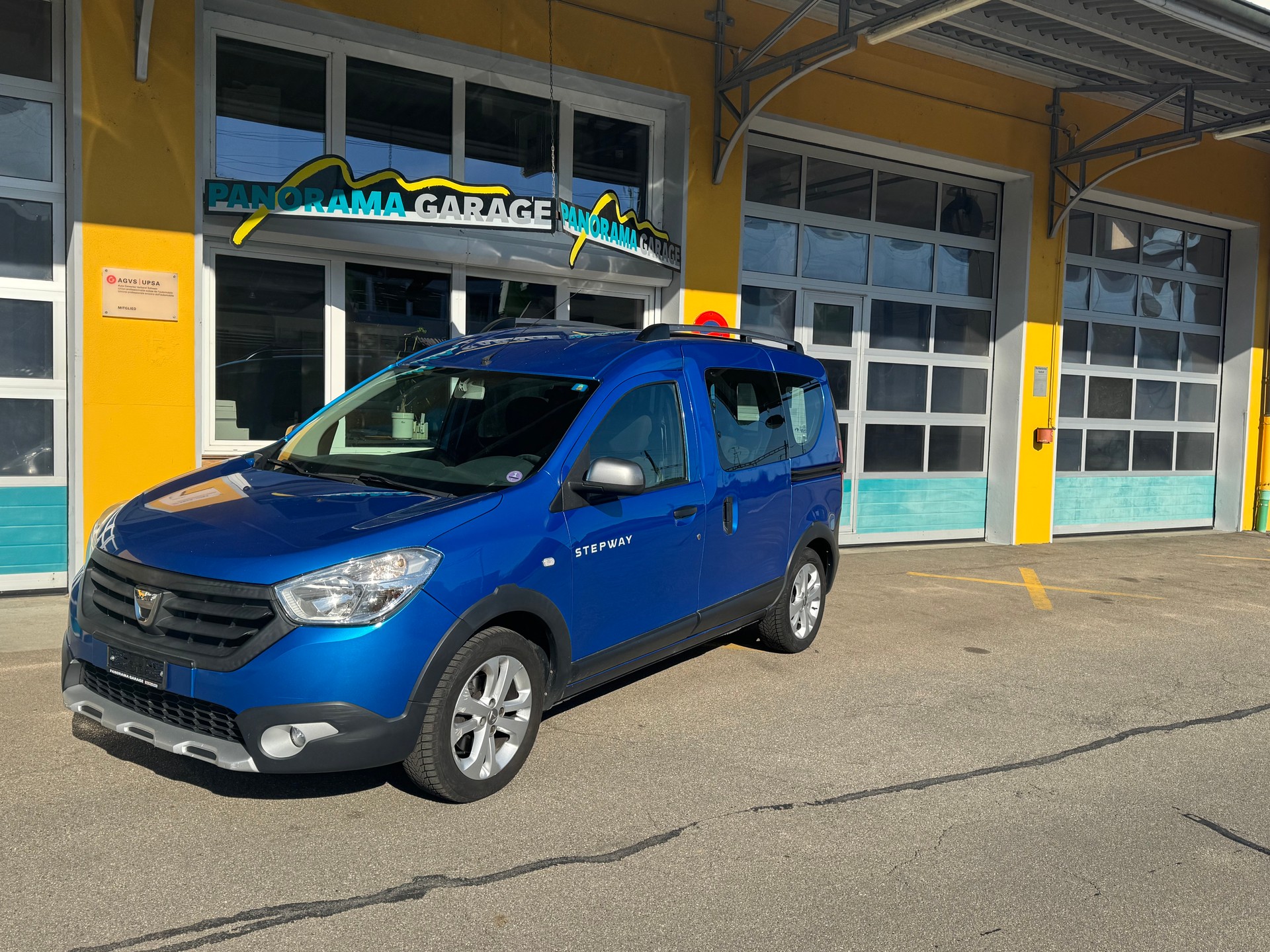 DACIA Sandero Tce 90 Stepway Lauréate Automatic-image-3