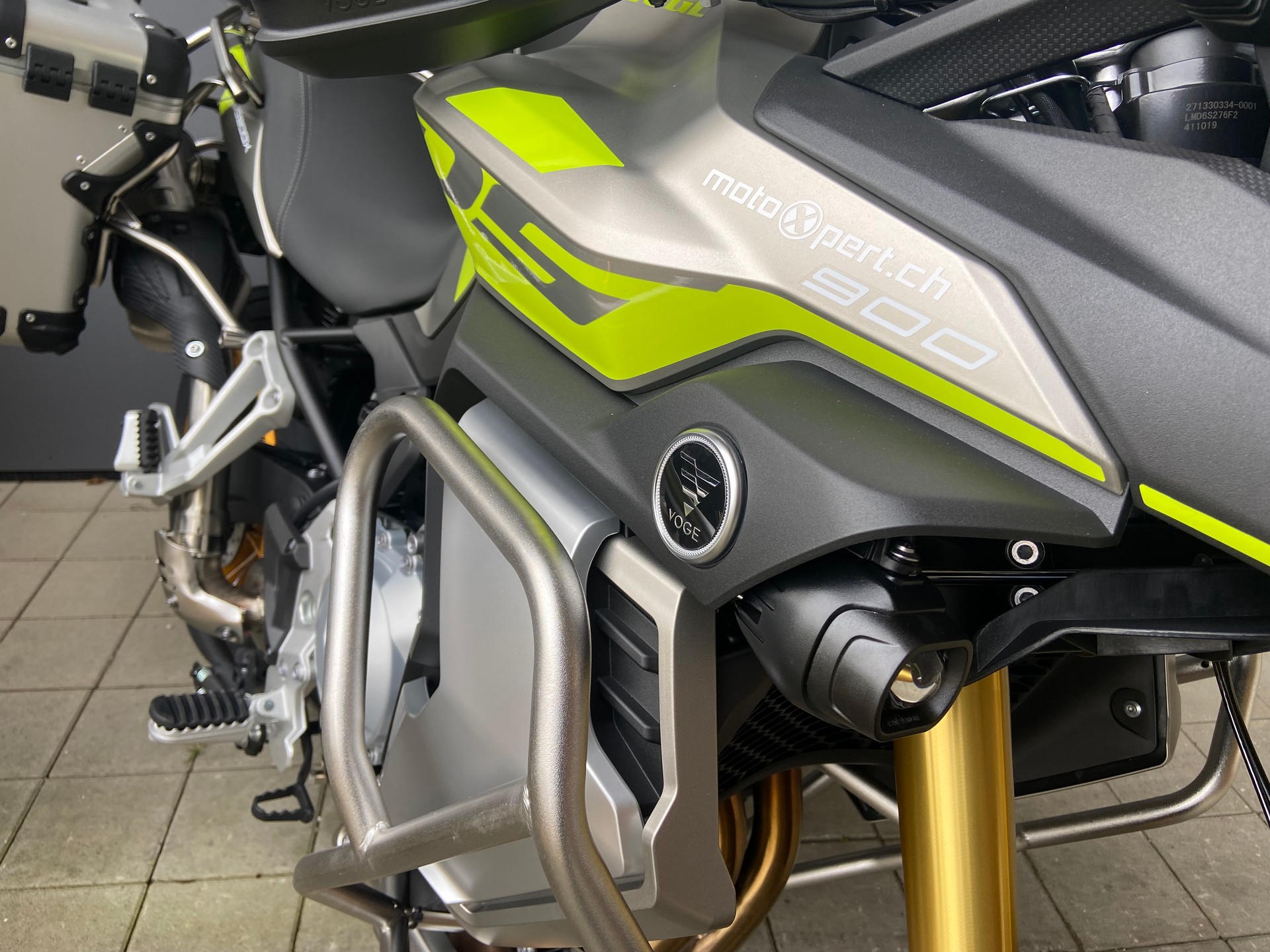 VOGE 900 DSX-showroom-element-2