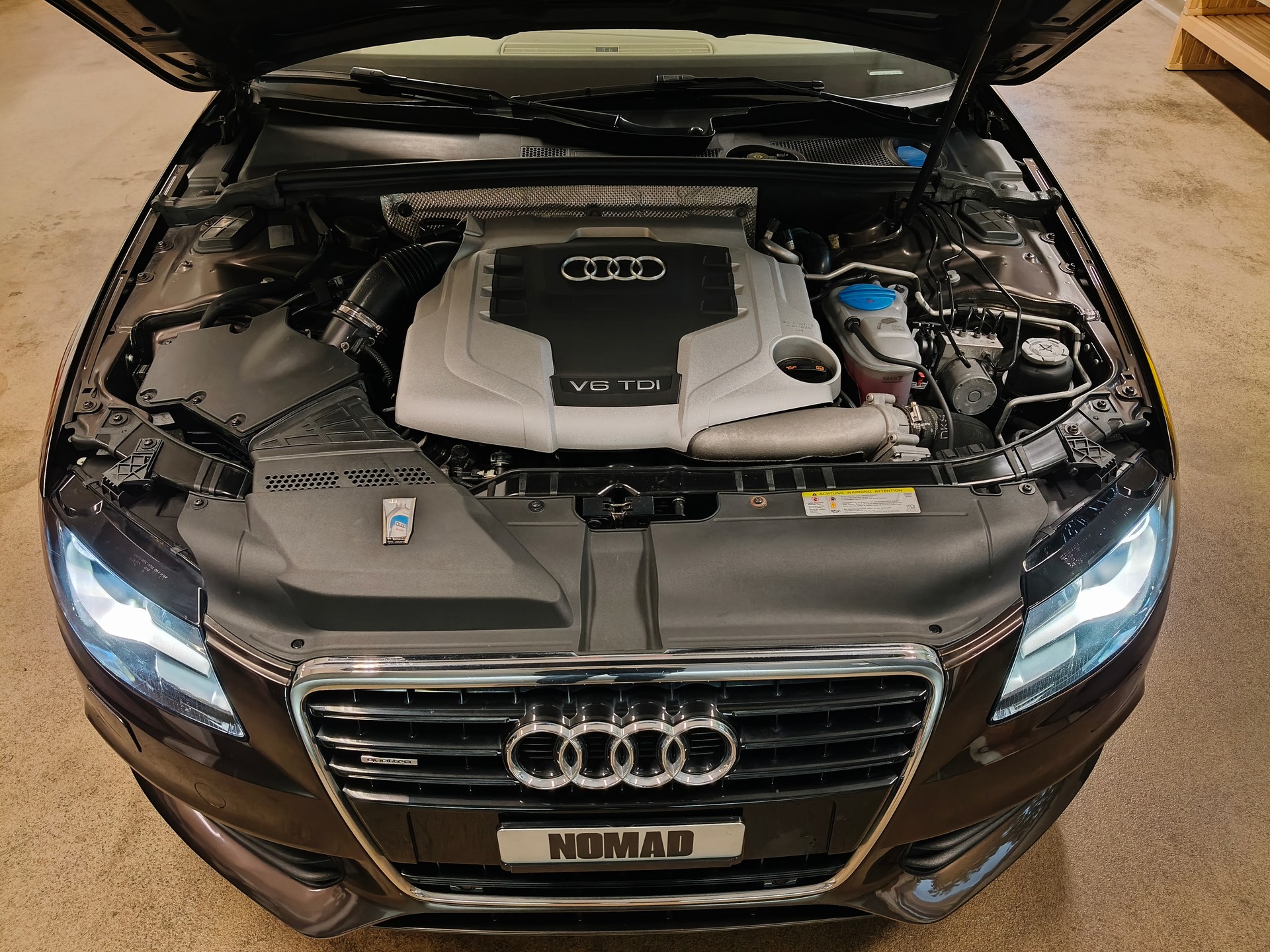 AUDI A4 Avant 3.0 TDI quattro S-tronic-image-24