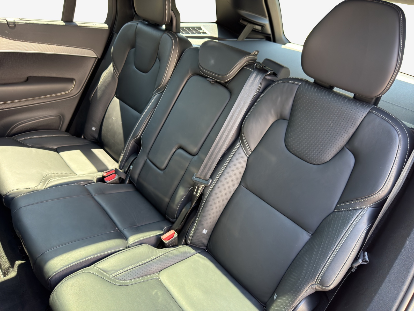 VOLVO XC90 B5 Diesel Mild Hybrid AWD Ultimate Dark Geartronic-image-11