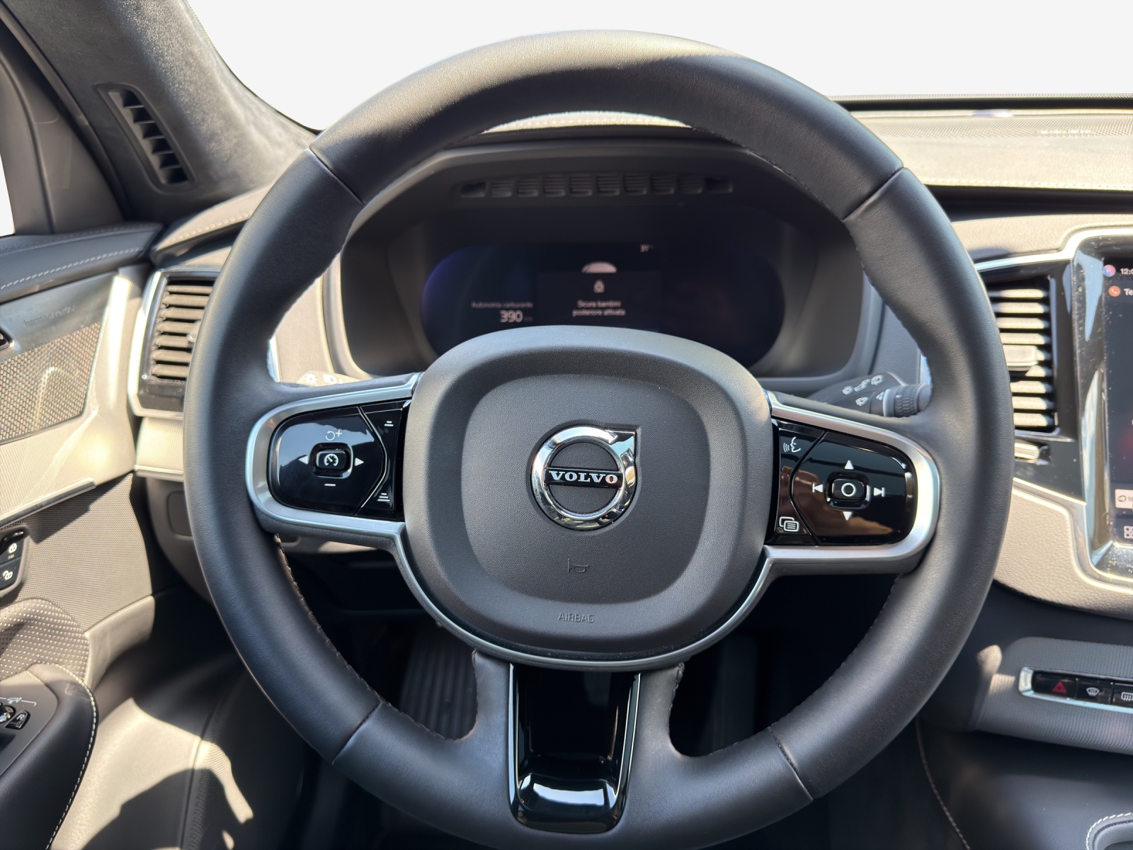 VOLVO XC90 B5 Diesel Mild Hybrid AWD Ultimate Dark Geartronic-image-9