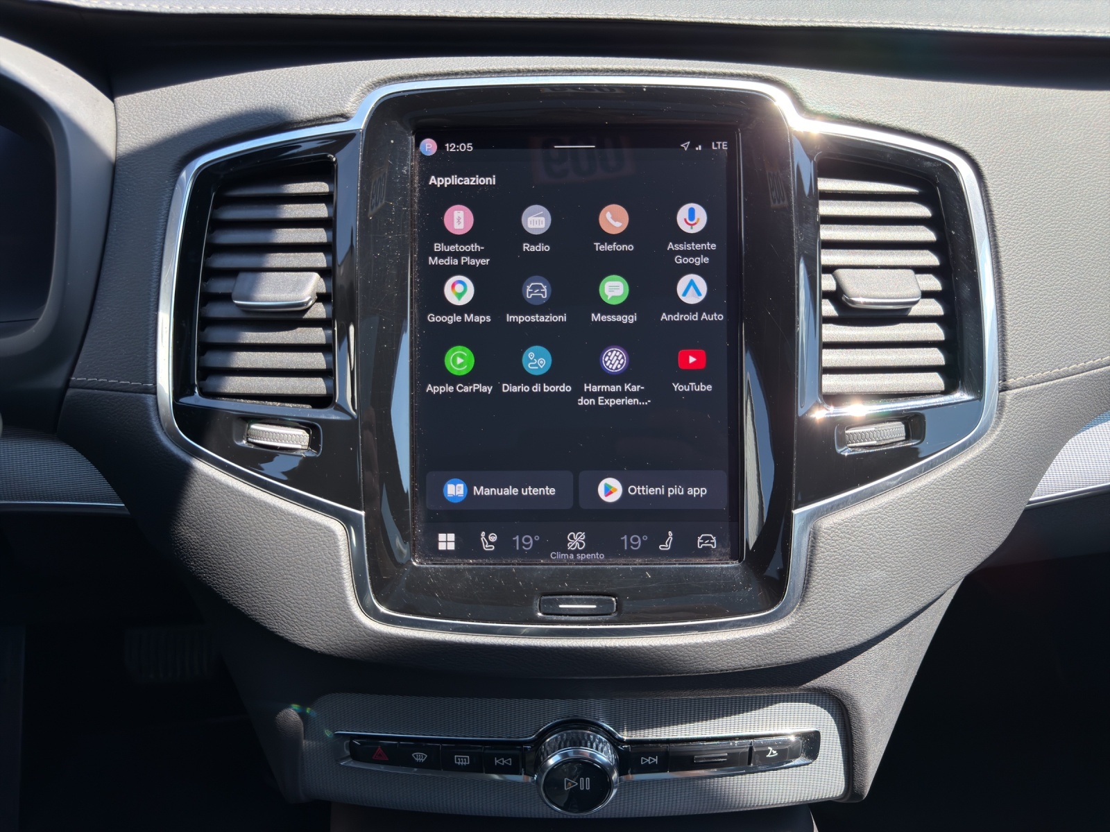 VOLVO XC90 B5 Diesel Mild Hybrid AWD Ultimate Dark Geartronic-image-10