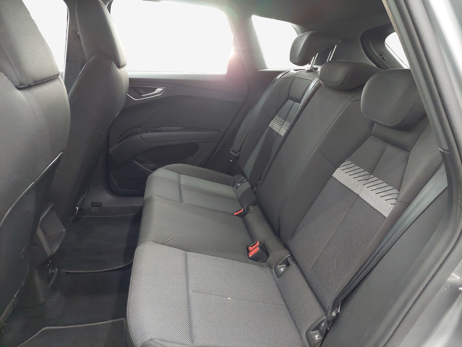 AUDI Q4 e-tron 50 quattro-image-12