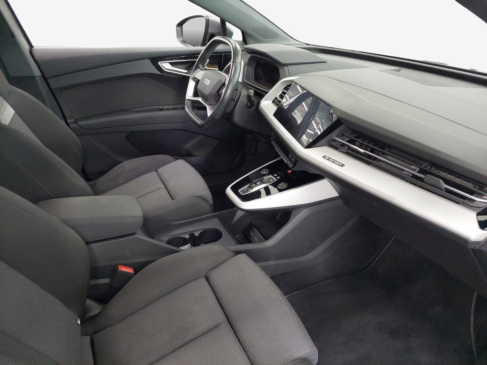 AUDI Q4 e-tron 50 quattro-image-15