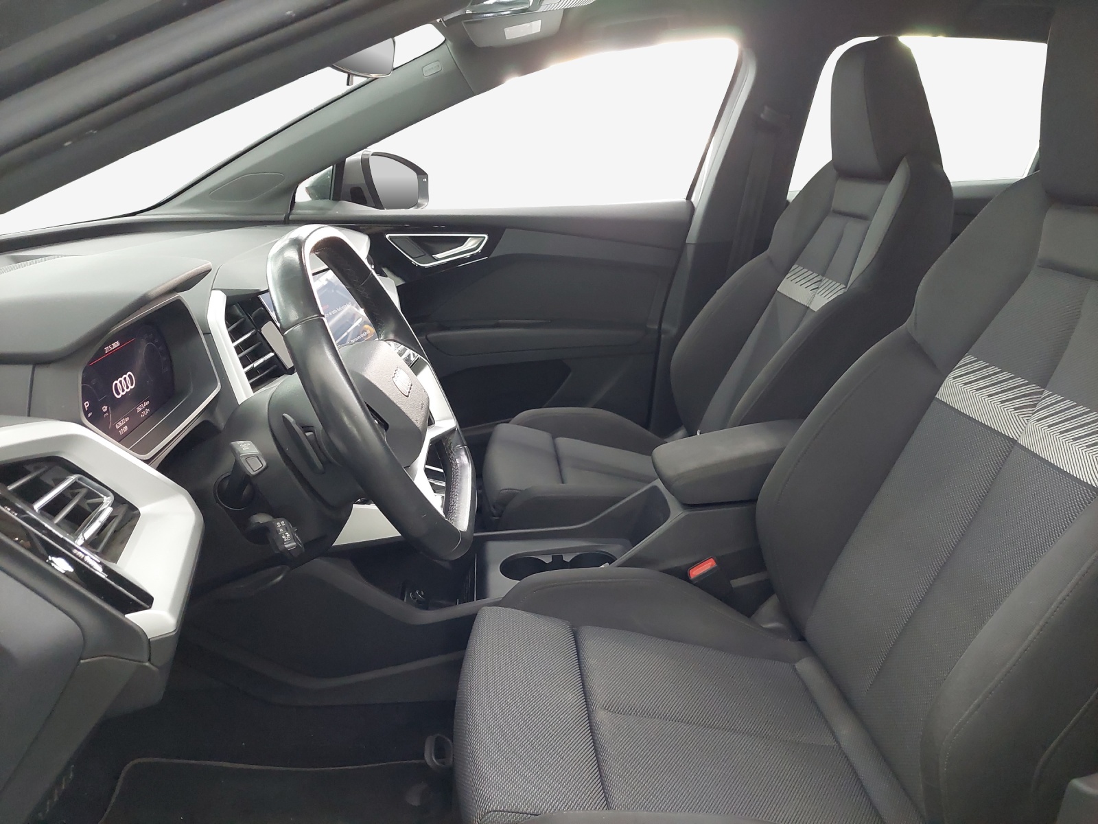 AUDI Q4 e-tron 50 quattro-image-8
