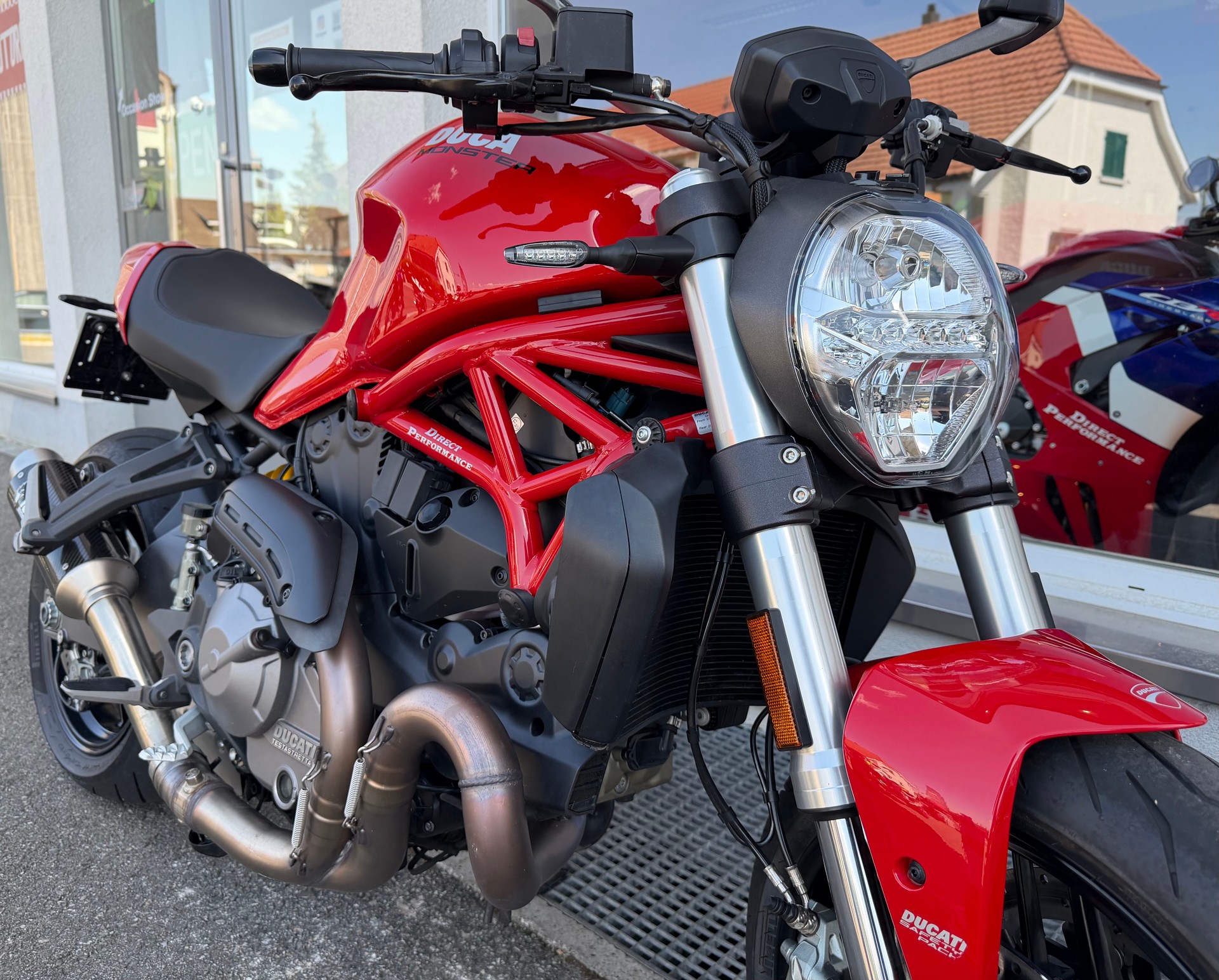 DUCATI Monster 821-image-5