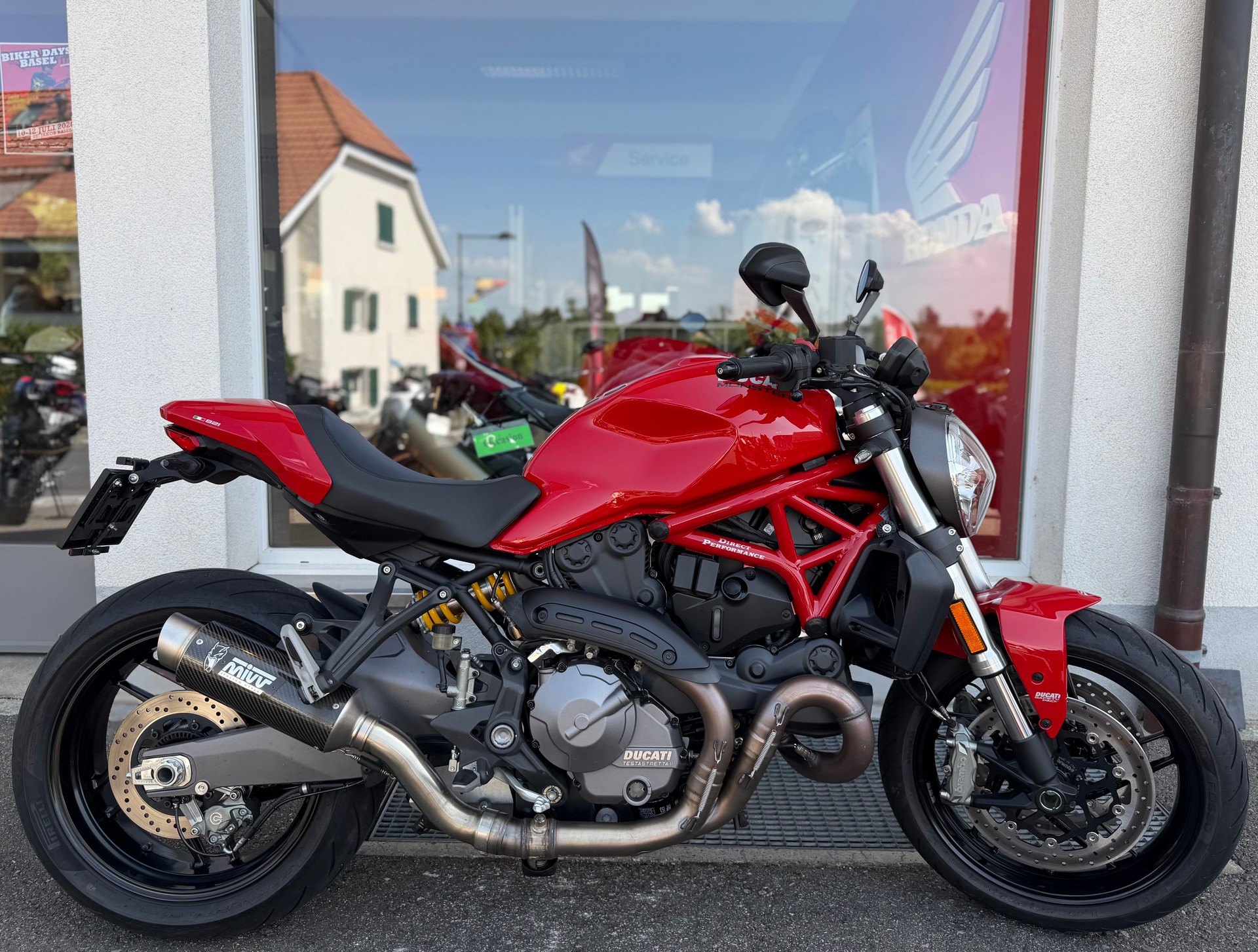 DUCATI Monster 821
