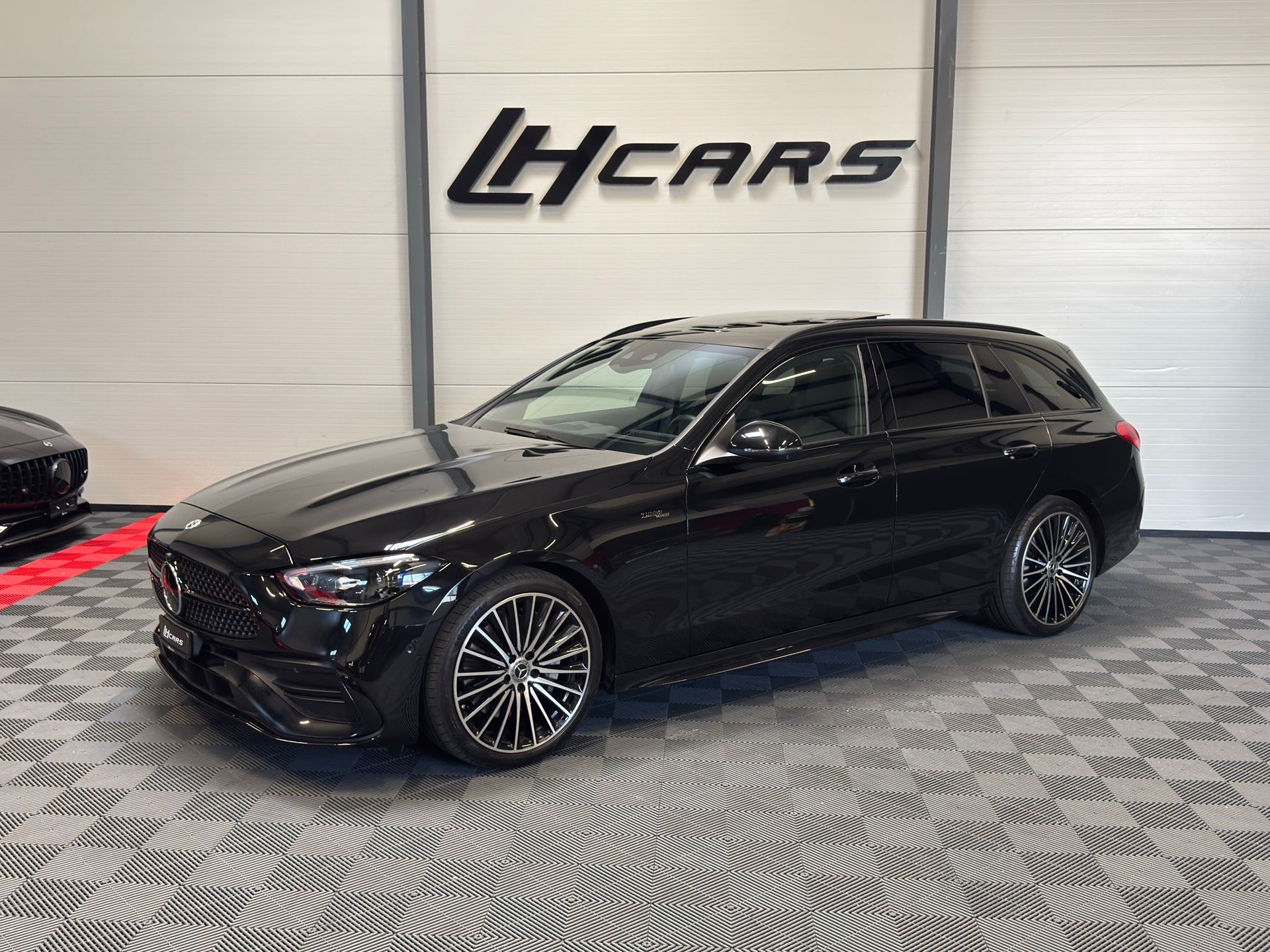 MERCEDES-BENZ C 300 AMG Line 4matic Kombi