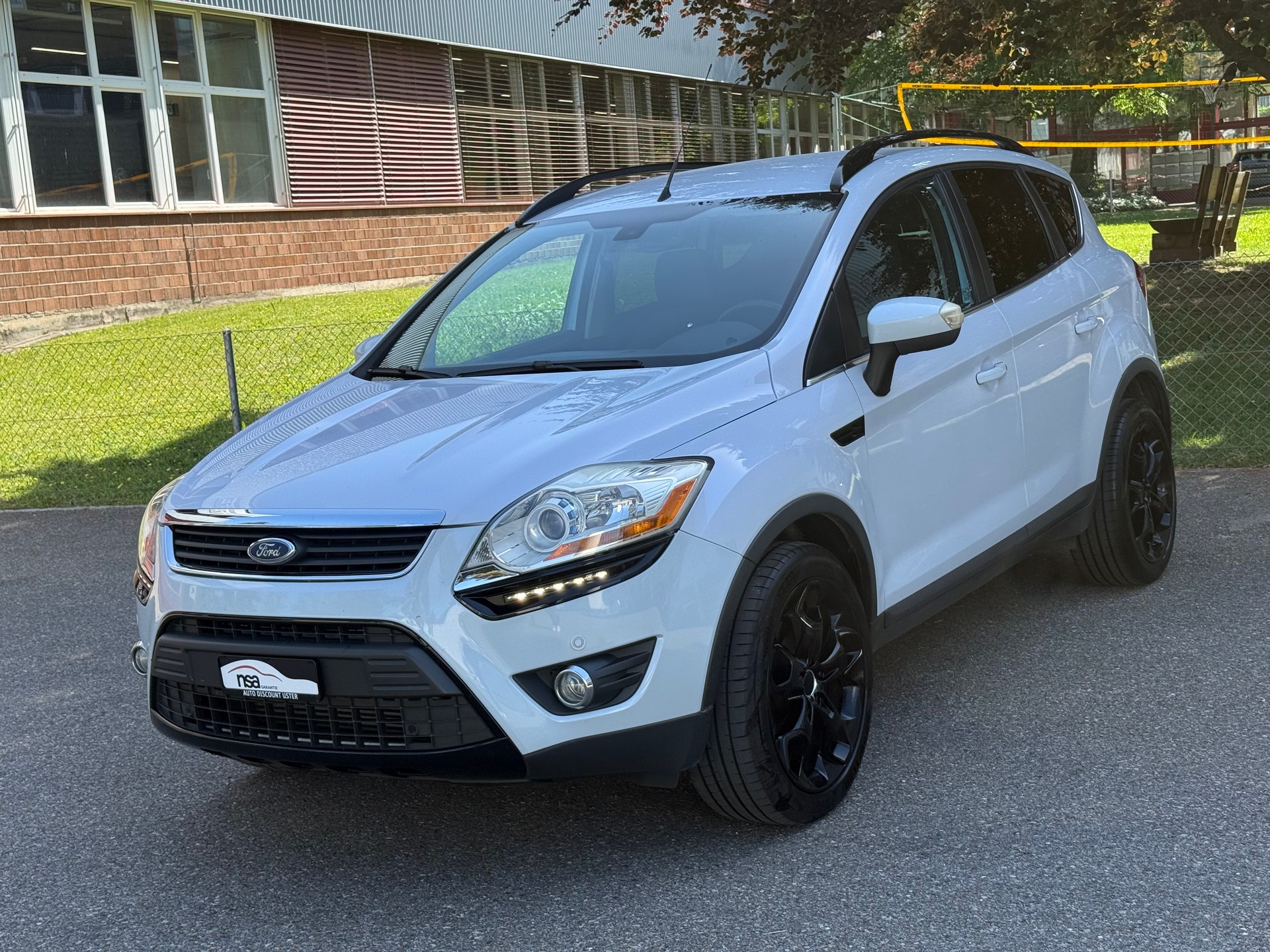 FORD Kuga 2.5 Turbo Titanium 4WD-image-2
