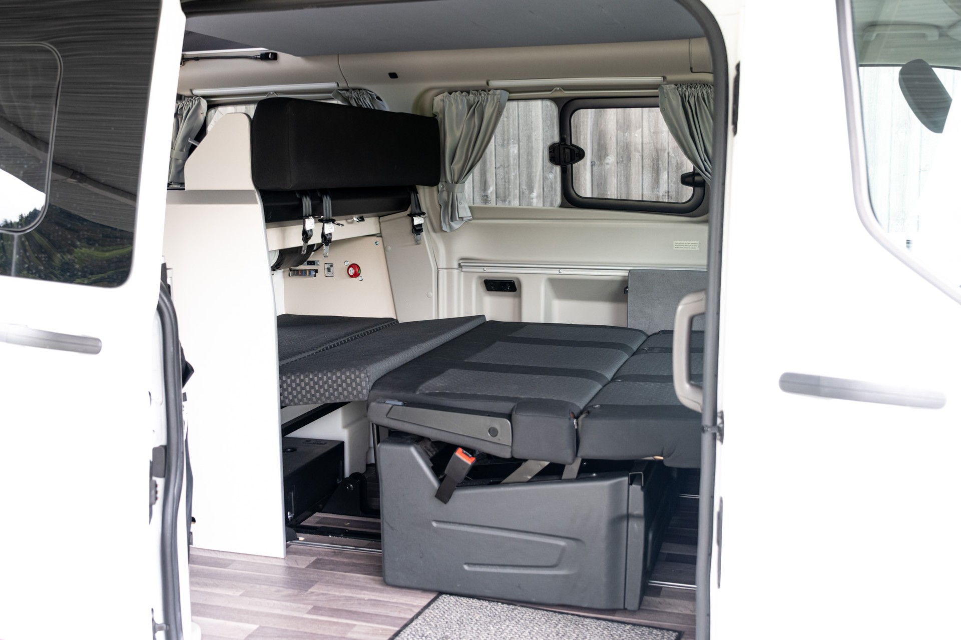 FORD Transit Custom 320 L1H1 Camper A-image-9