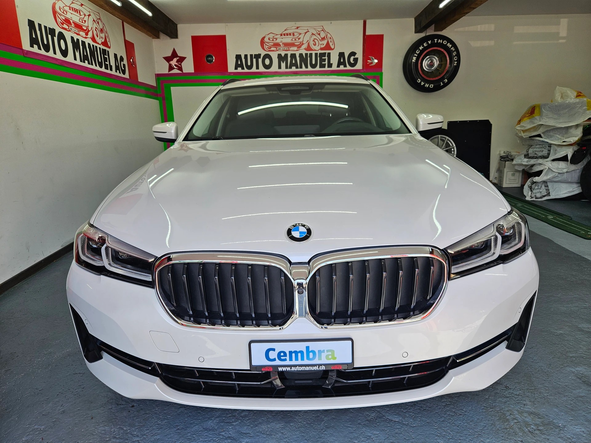 BMW 520d xDrive 48V Touring Steptronic-image-0