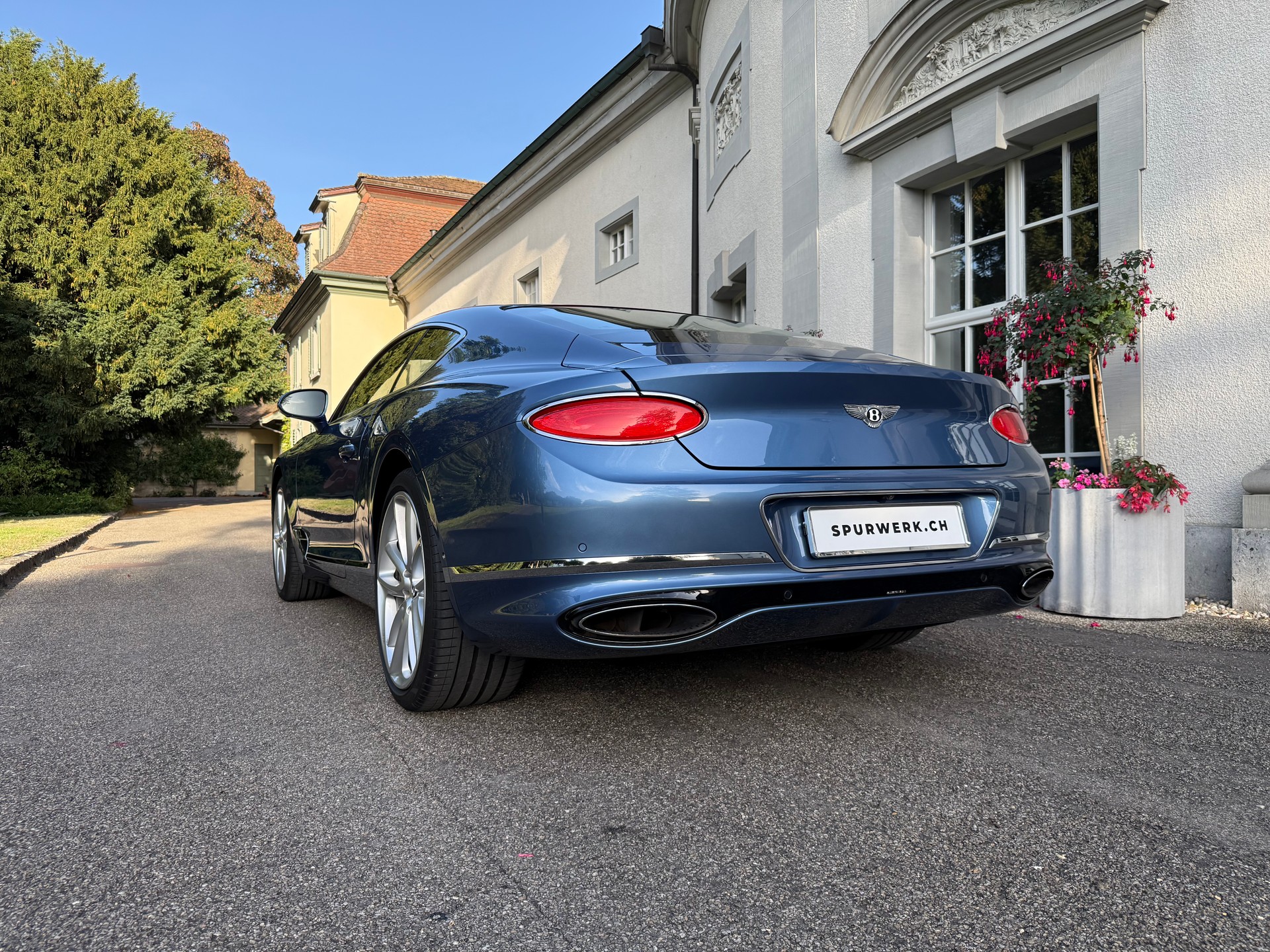 BENTLEY Continental GT 6.0 W12 / CH-Fahrzeug / Portofinoblau-image-4