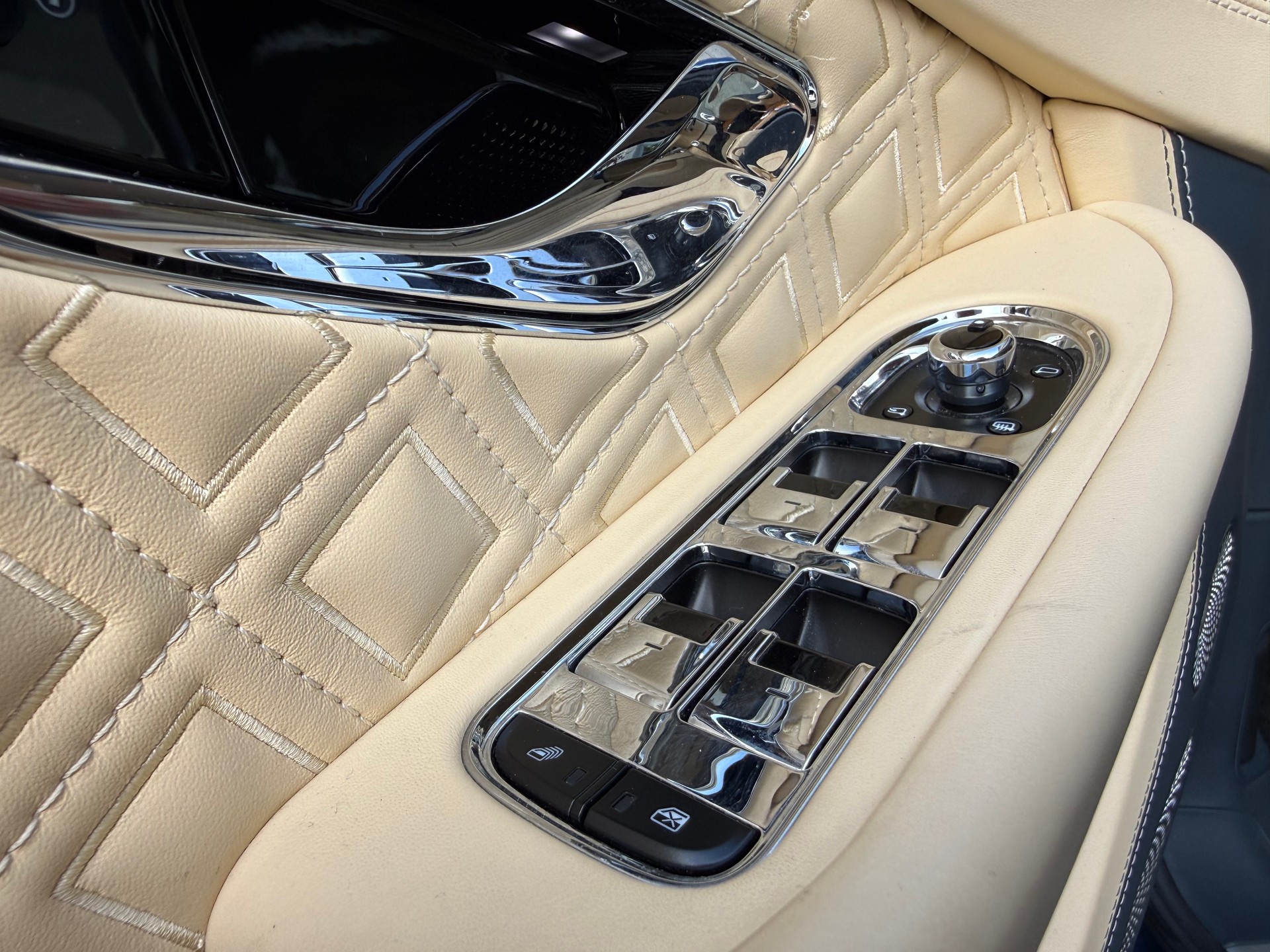 BENTLEY Continental GT 6.0 W12 / CH-Fahrzeug / Portofinoblau-image-14