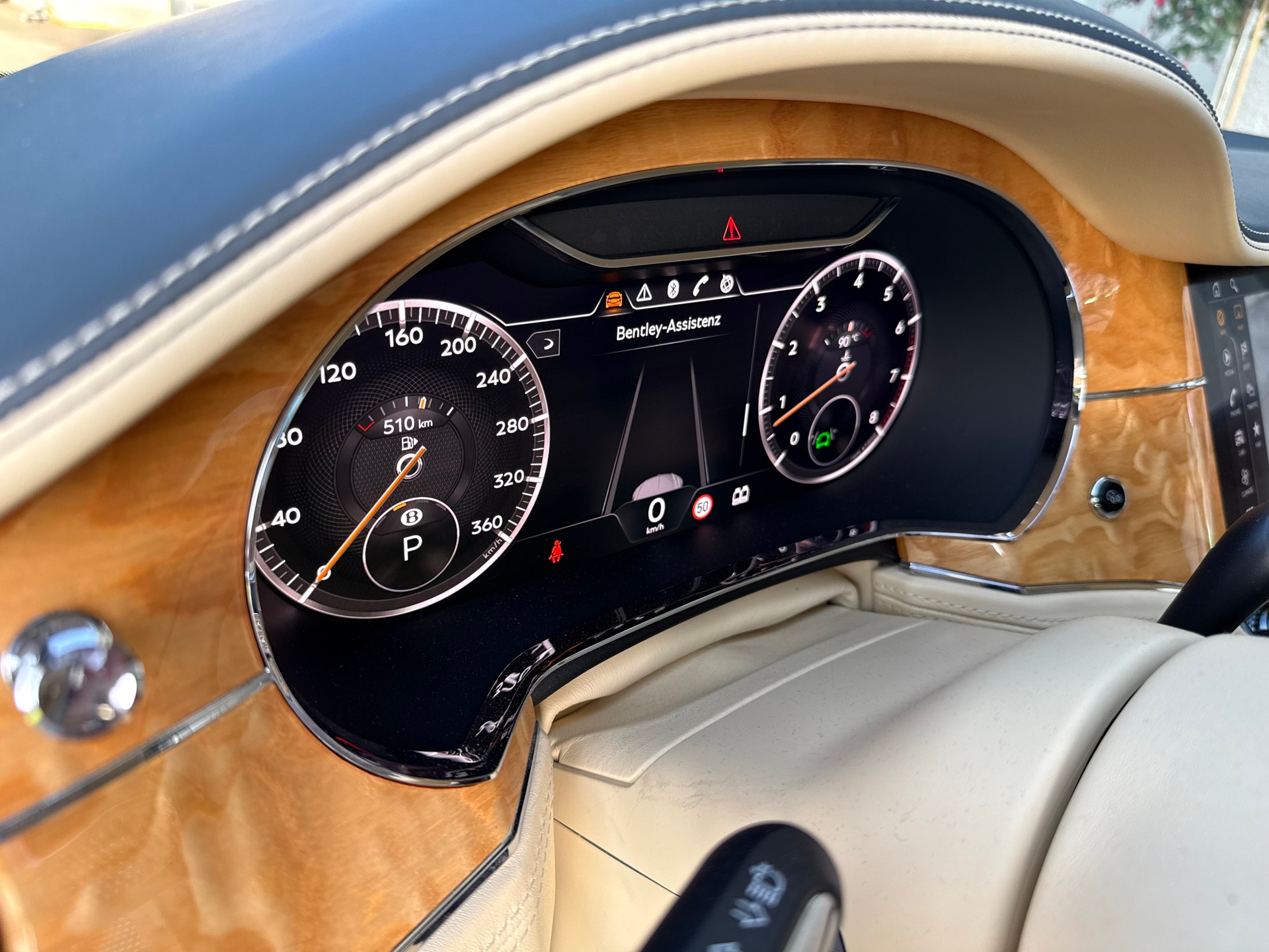 BENTLEY Continental GT 6.0 W12 / CH-Fahrzeug / Portofinoblau-image-11