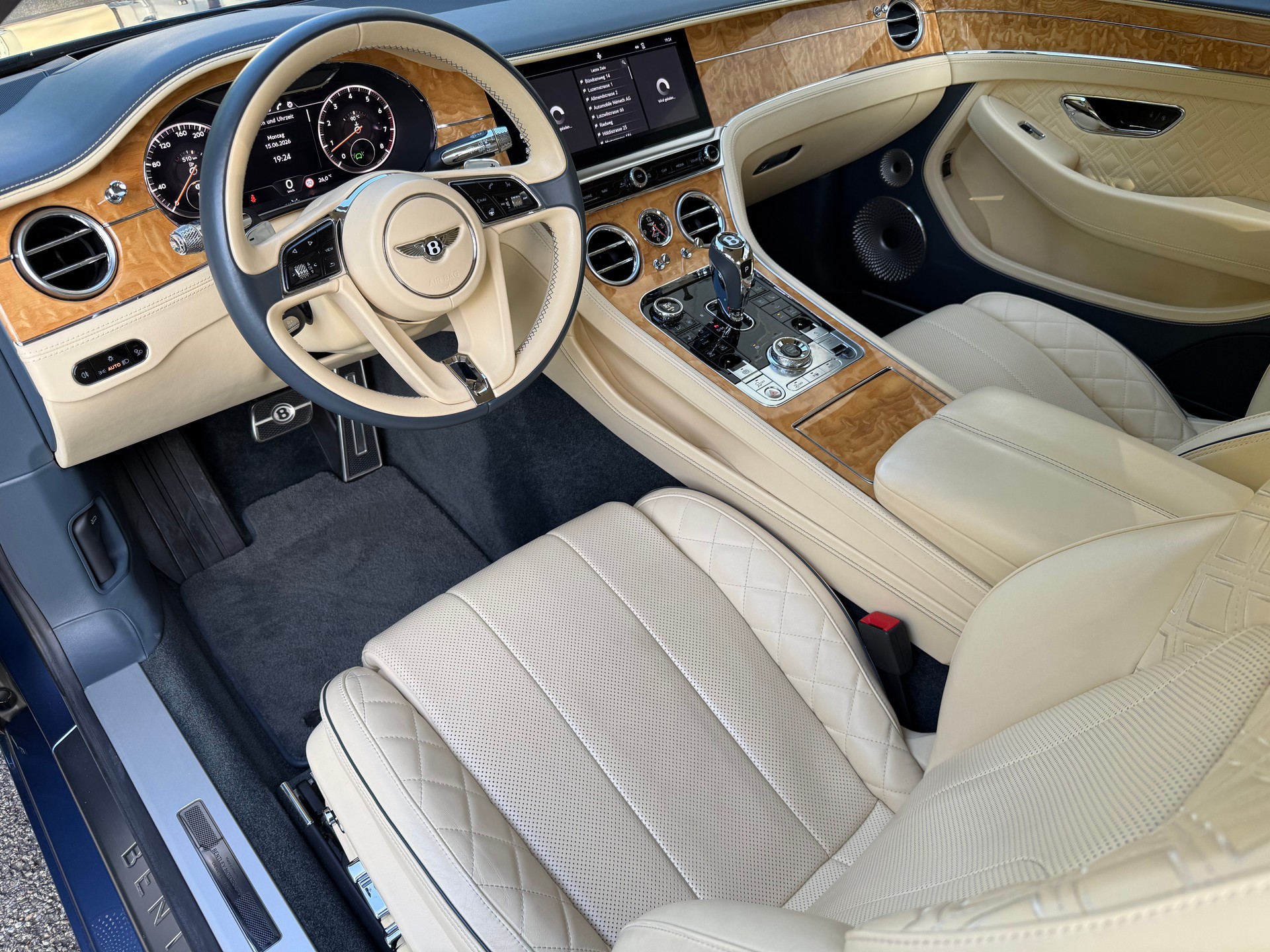 BENTLEY Continental GT 6.0 W12 / CH-Fahrzeug / Portofinoblau-image-9