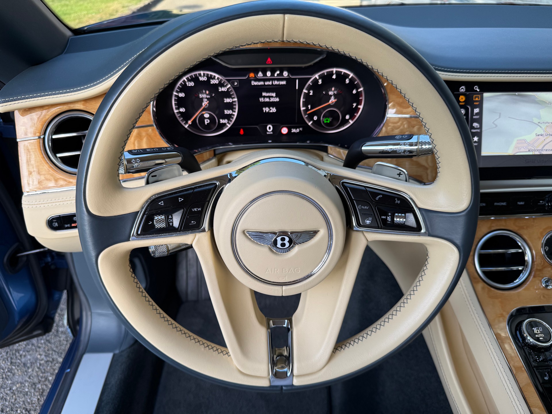 BENTLEY Continental GT 6.0 W12 / CH-Fahrzeug / Portofinoblau-image-10