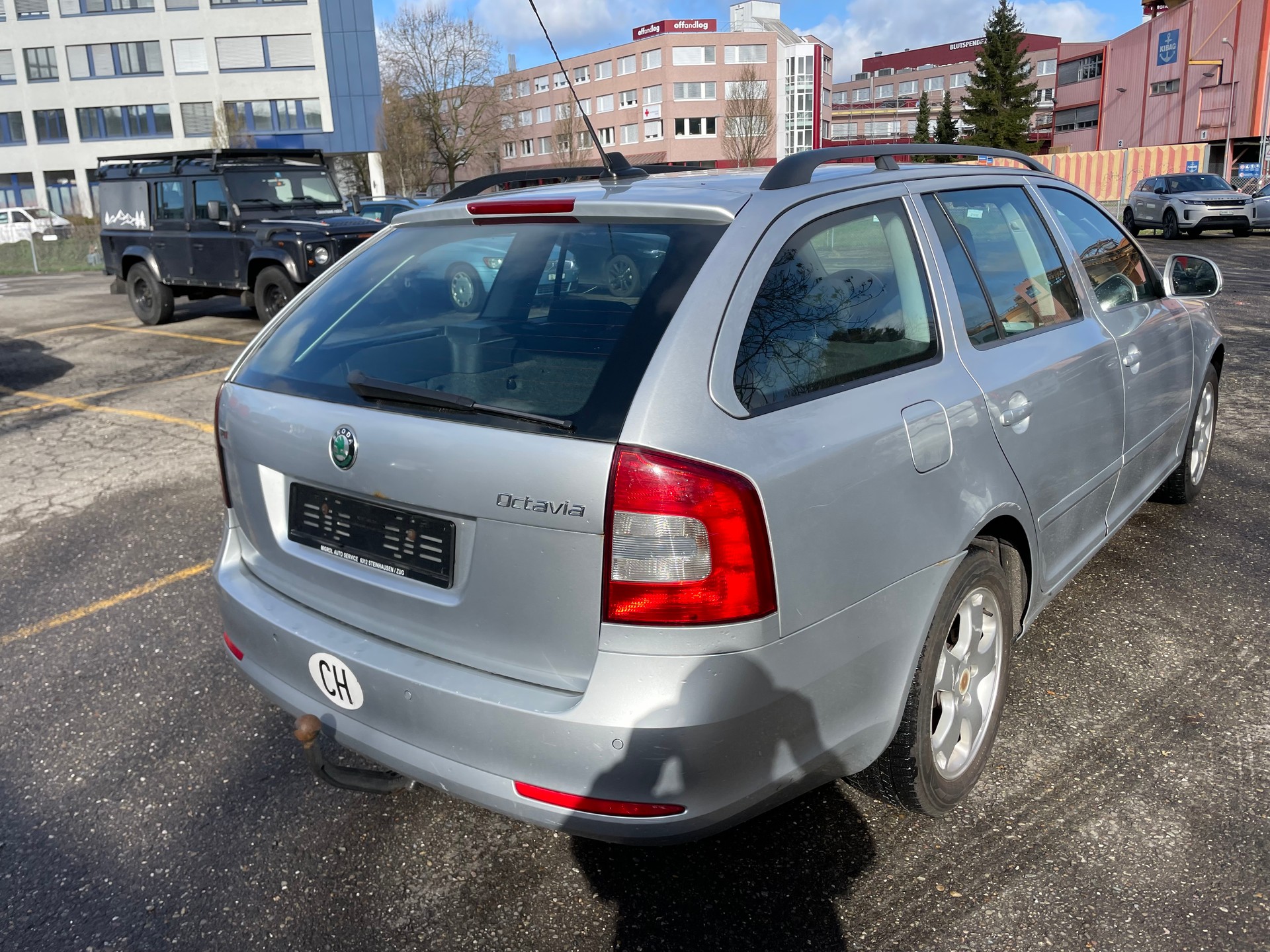 SKODA Octavia Combi 2.0 TDI Elegance DSG-image-3