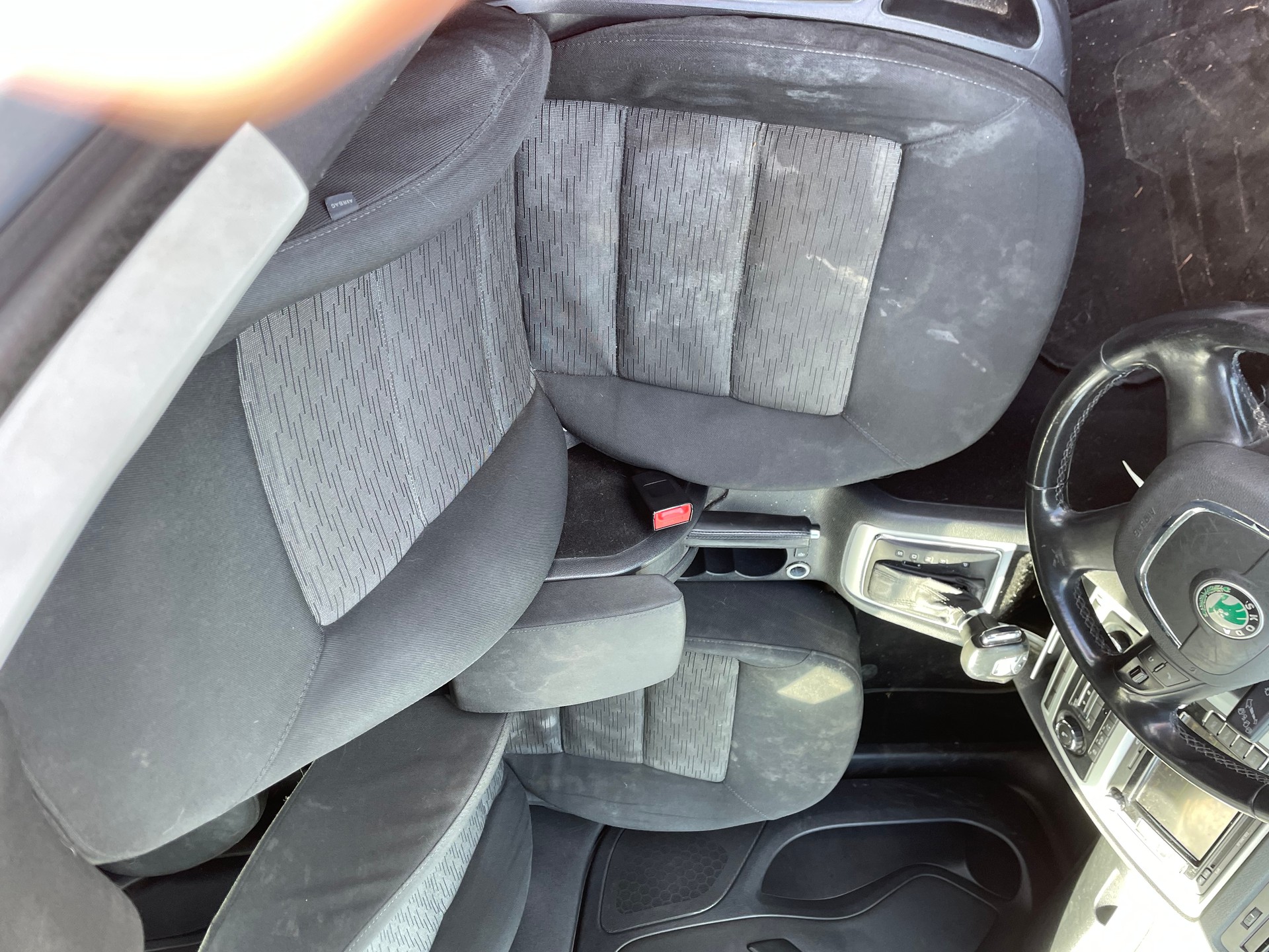 SKODA Octavia Combi 2.0 TDI Elegance DSG-image-7