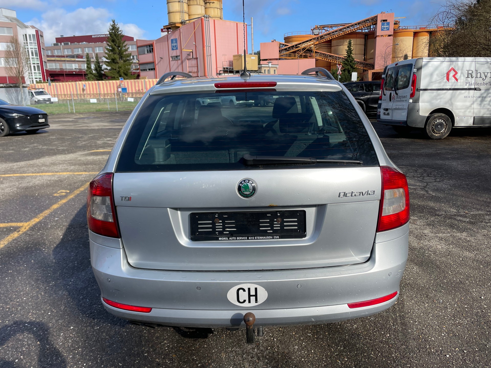 SKODA Octavia Combi 2.0 TDI Elegance DSG-image-4