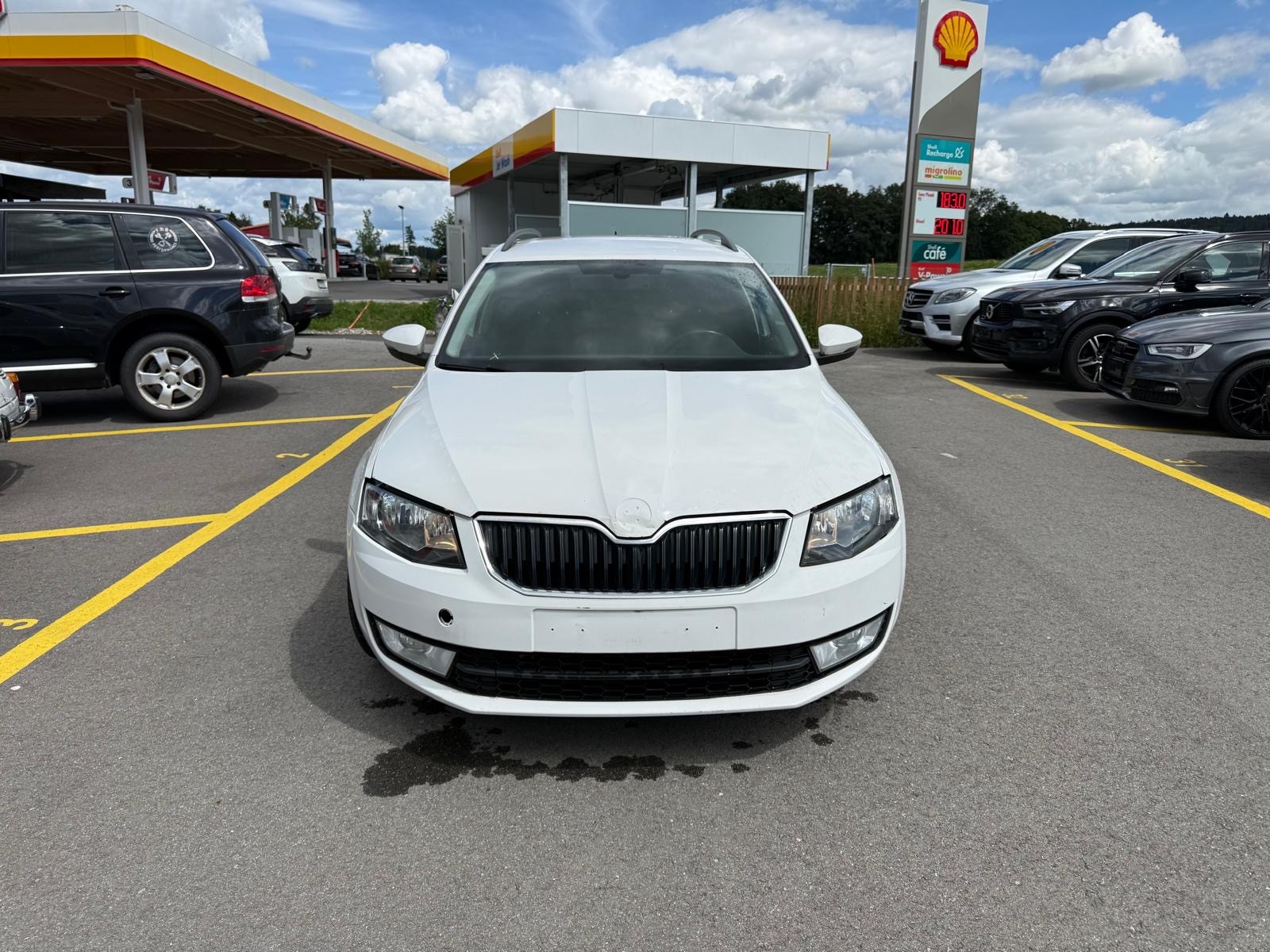 SKODA Octavia Combi 1.6 TDI Active DSG-image-1