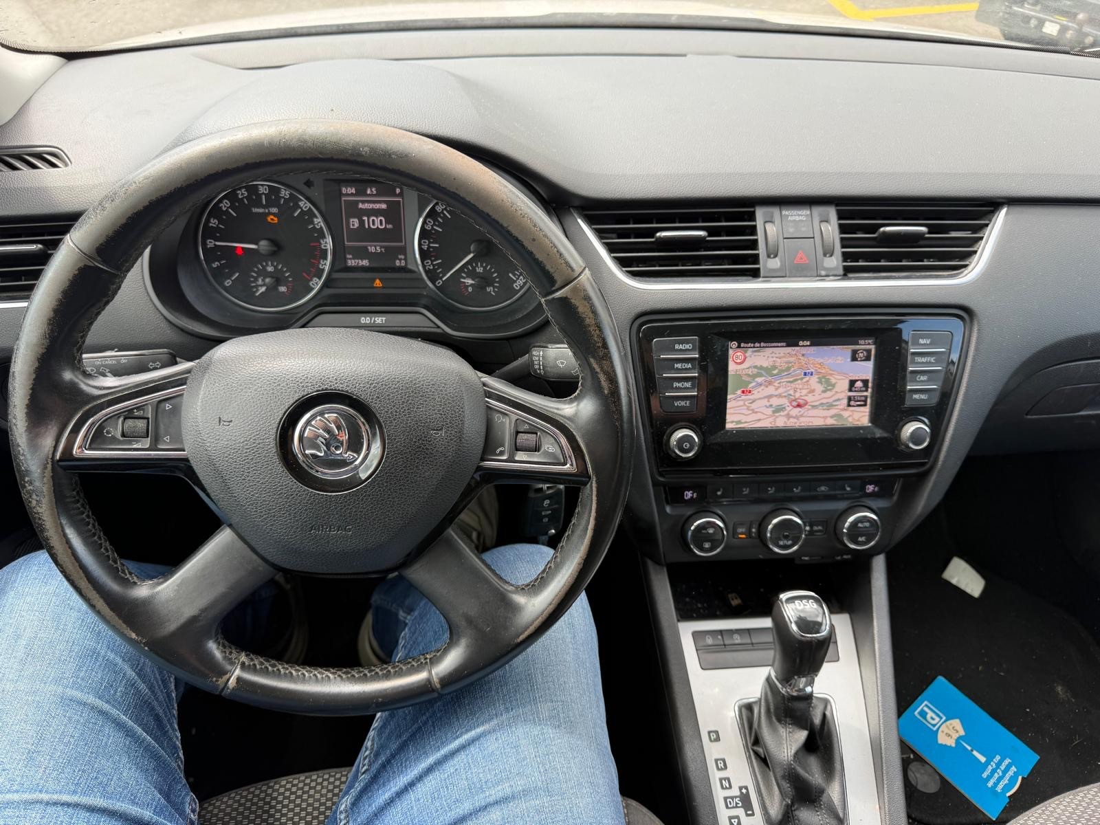SKODA Octavia Combi 1.6 TDI Active DSG-image-6