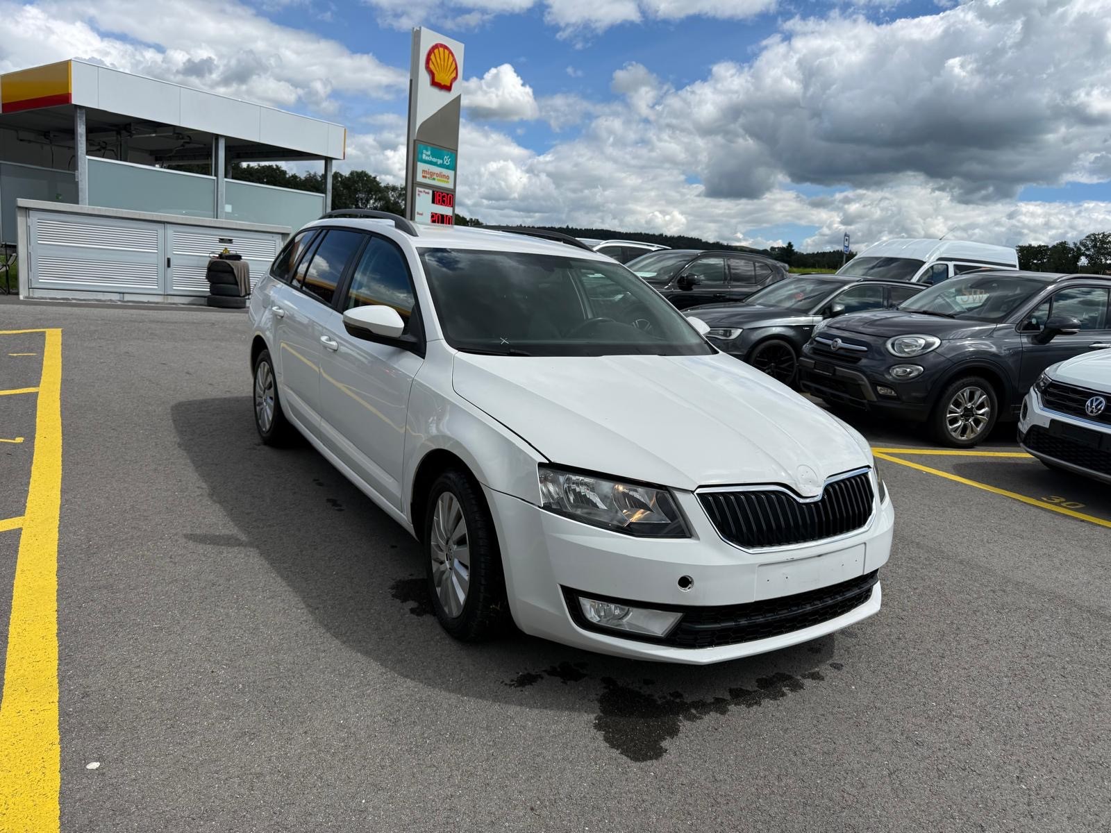SKODA Octavia Combi 1.6 TDI Active DSG-image-0