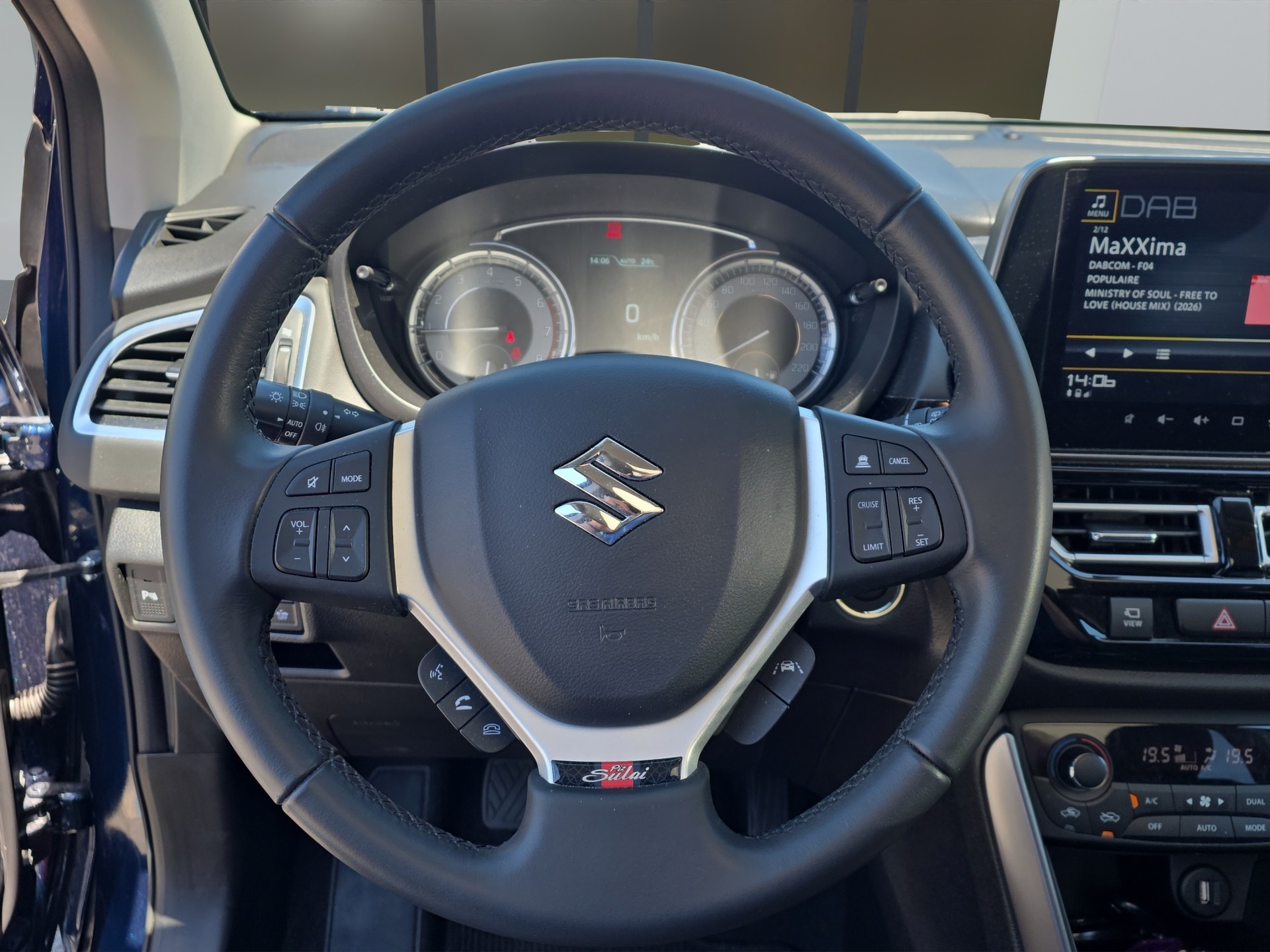 SUZUKI S-Cross 1.4 T Piz Sulai Top 4x4-image-9