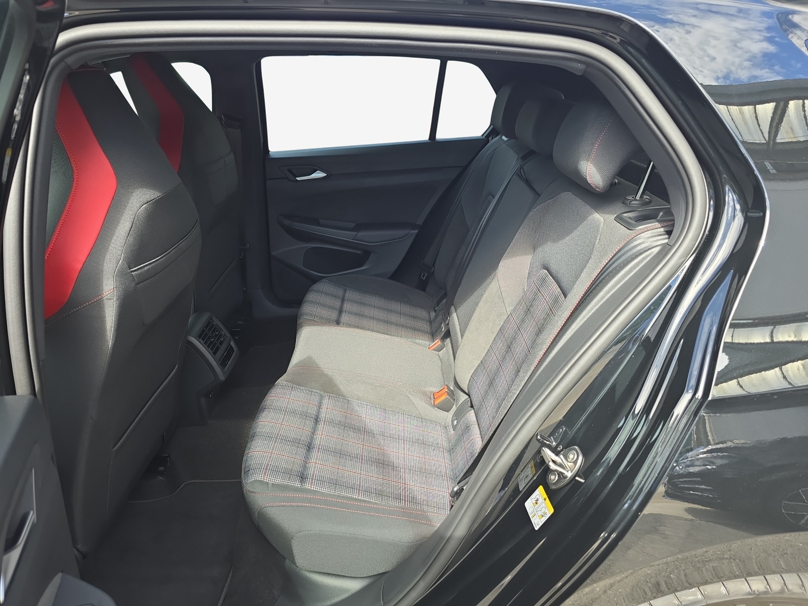 VW Golf 2.0 TSI GTI DSG-image-11