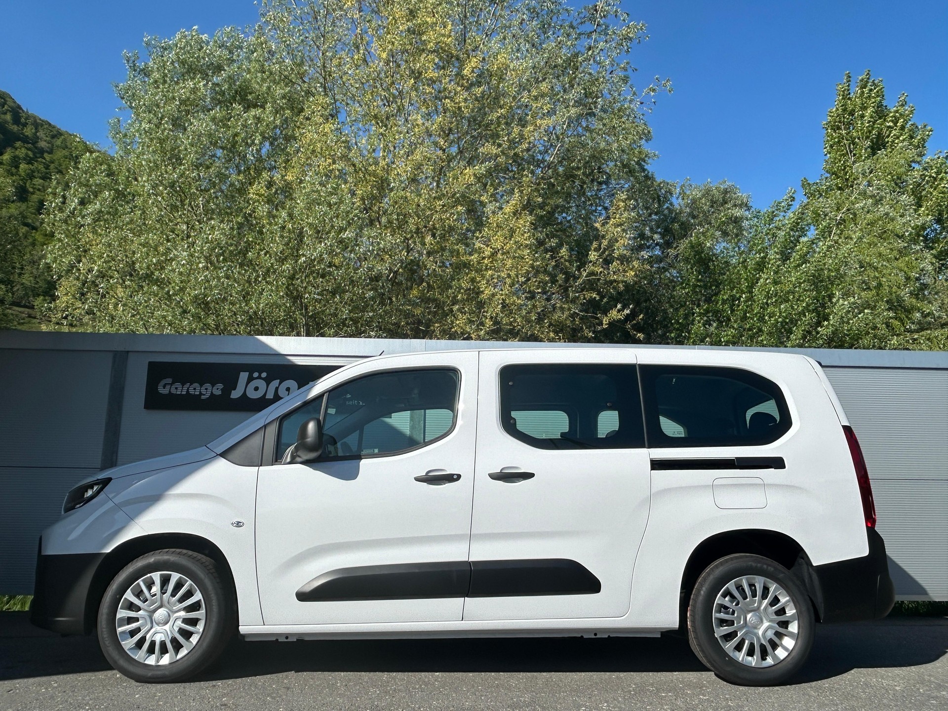 TOYOTA Proace City Verso L2 1.2 110 Comfort-image-2